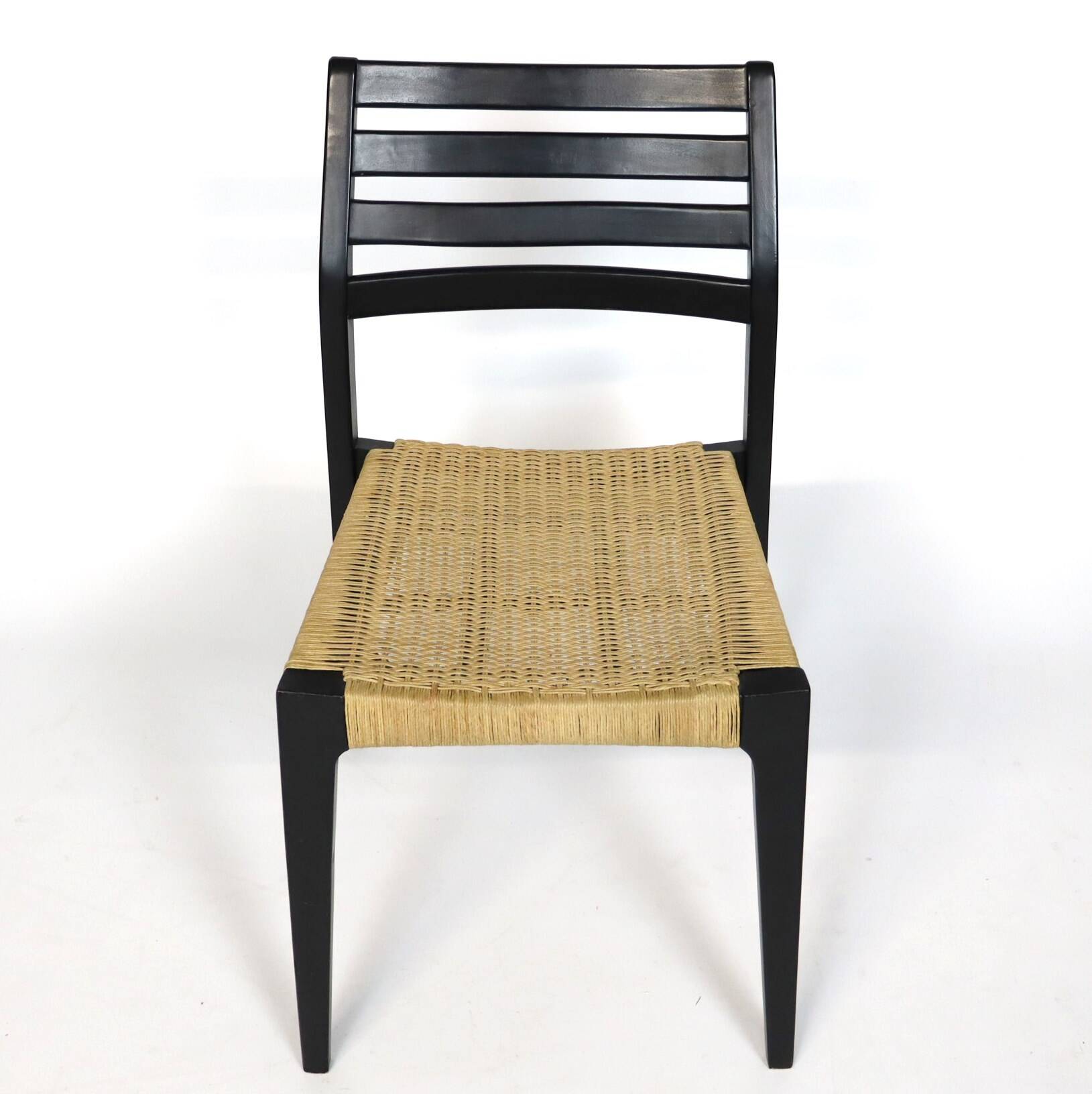 Scandinavian chairs in wood and ropes