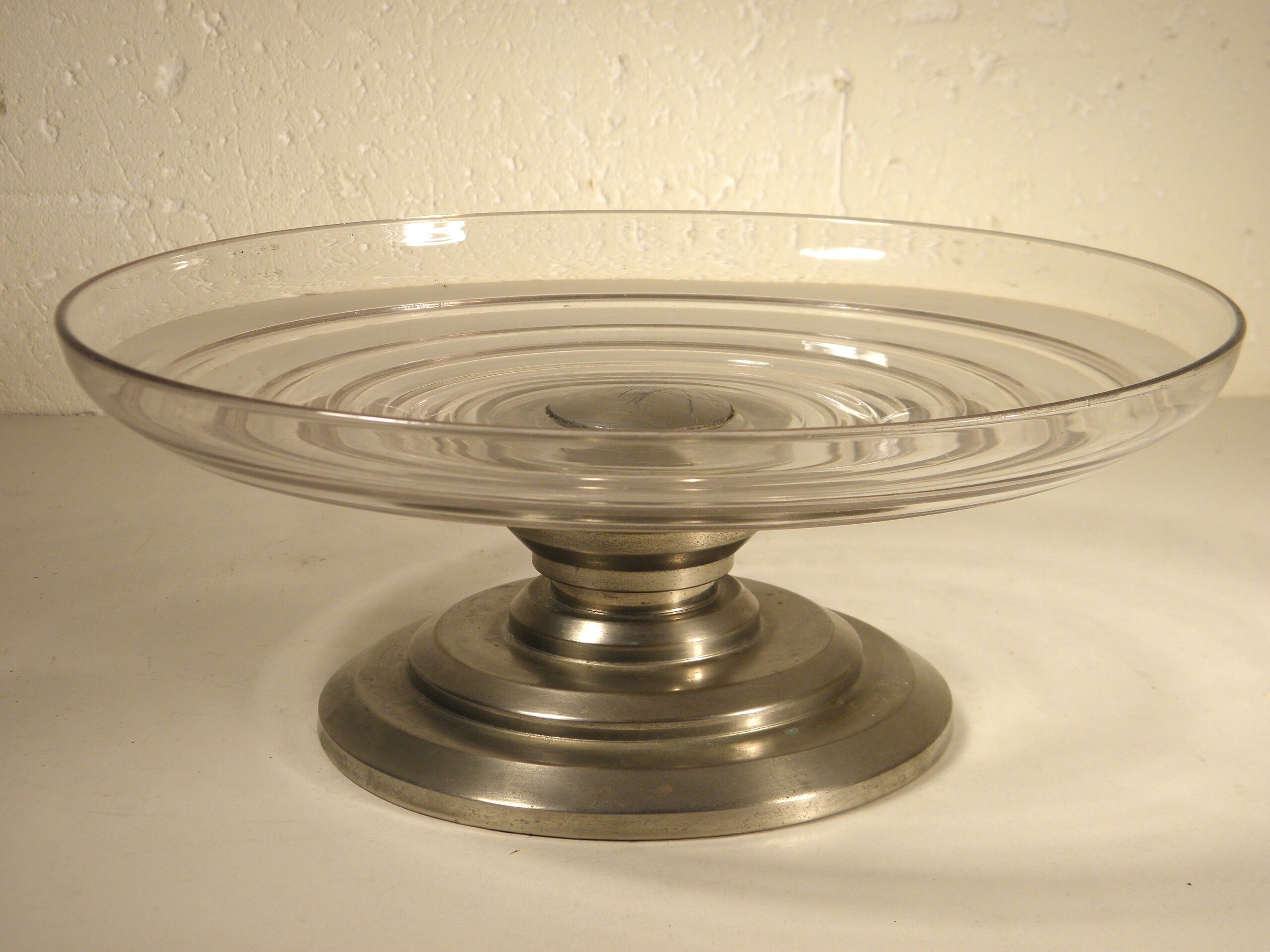 Art deco cup in glass and metal