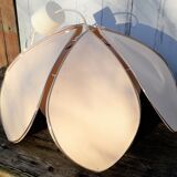 Suspension flower petals