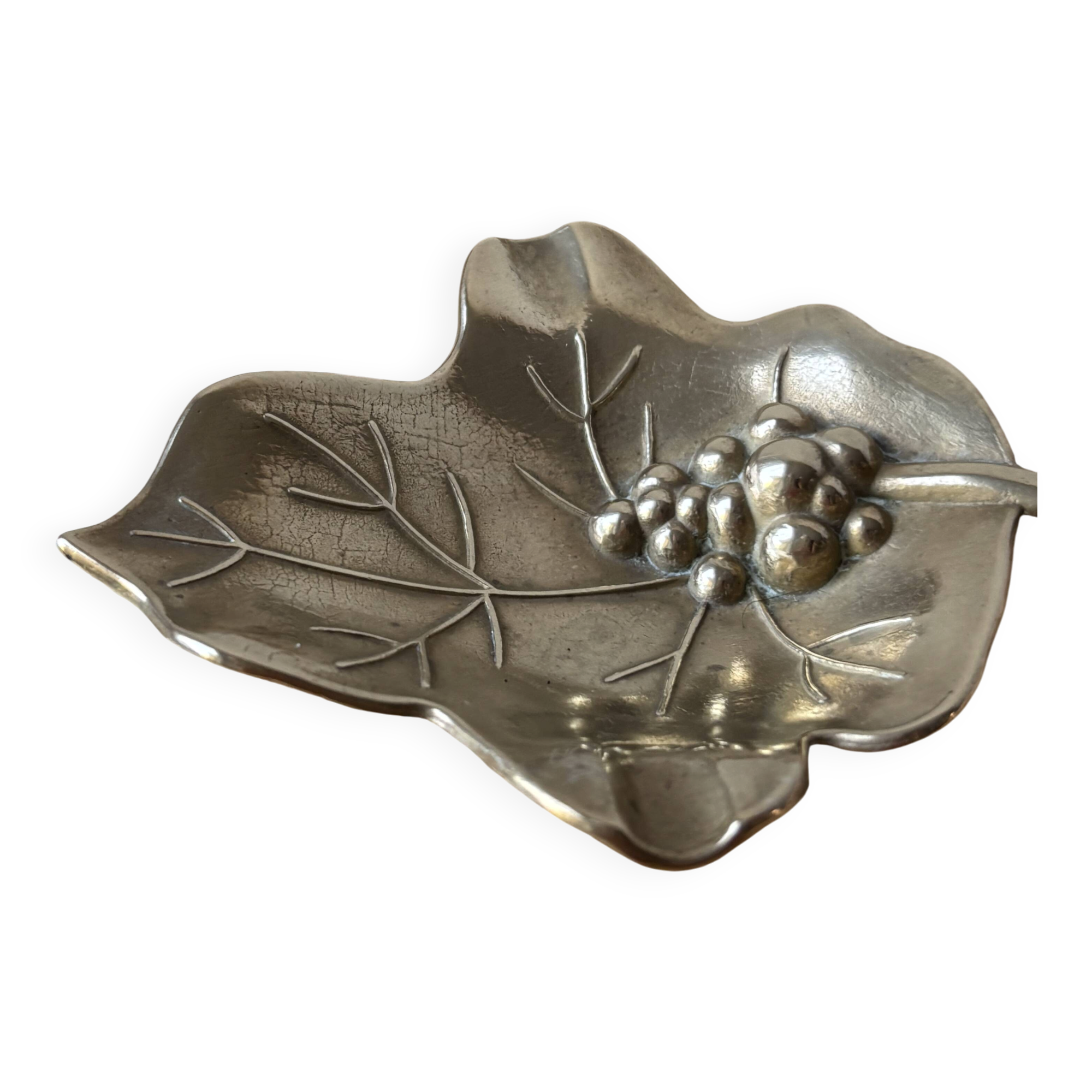 Silver-plated catchall - vine leaf with bunch of grapes