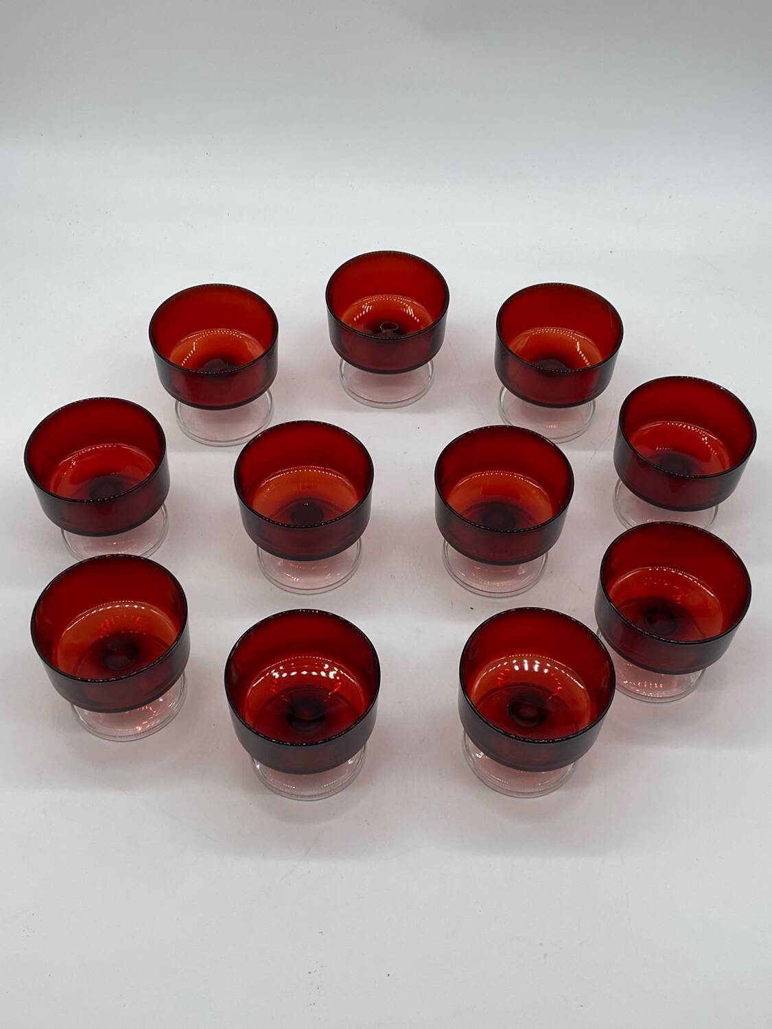 Set of glasses / champagne glasses, Luminarc, ruby / vintage red