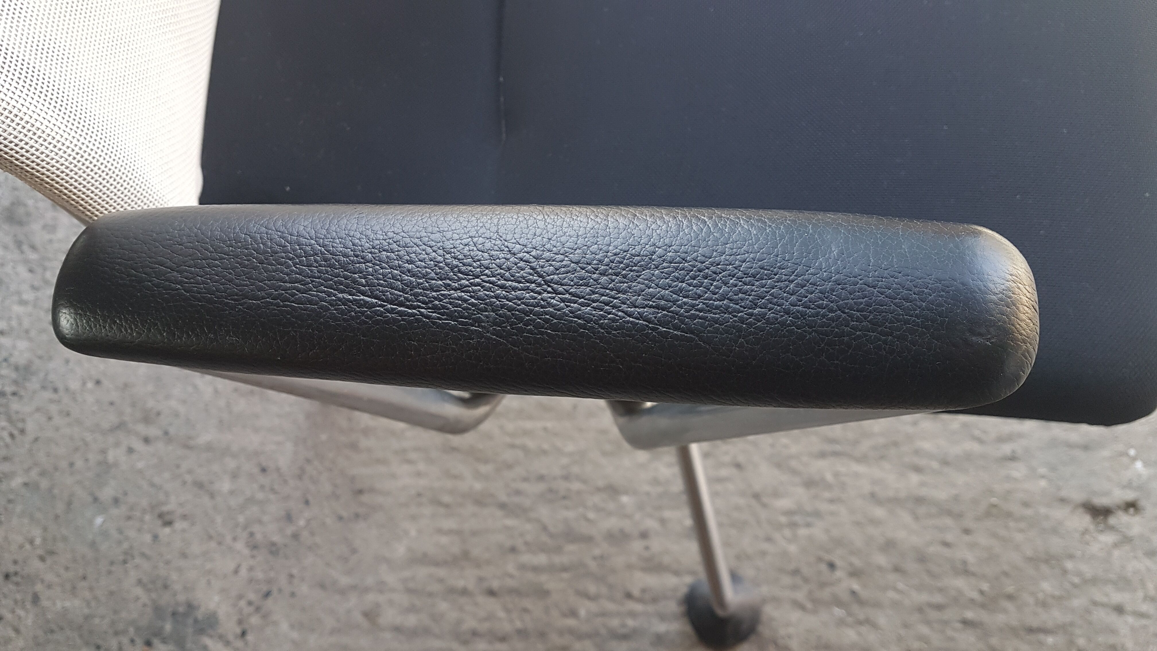 Chair chair meDA edition VITRA