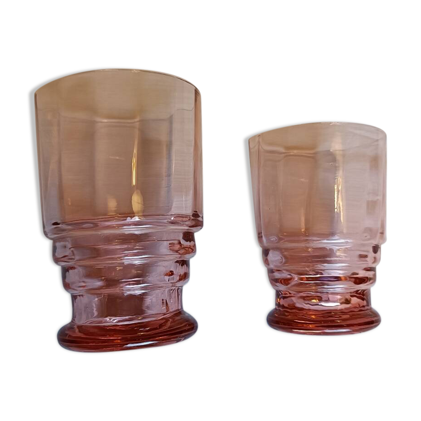 Art Deco glassware set in pink glass, 22 pieces