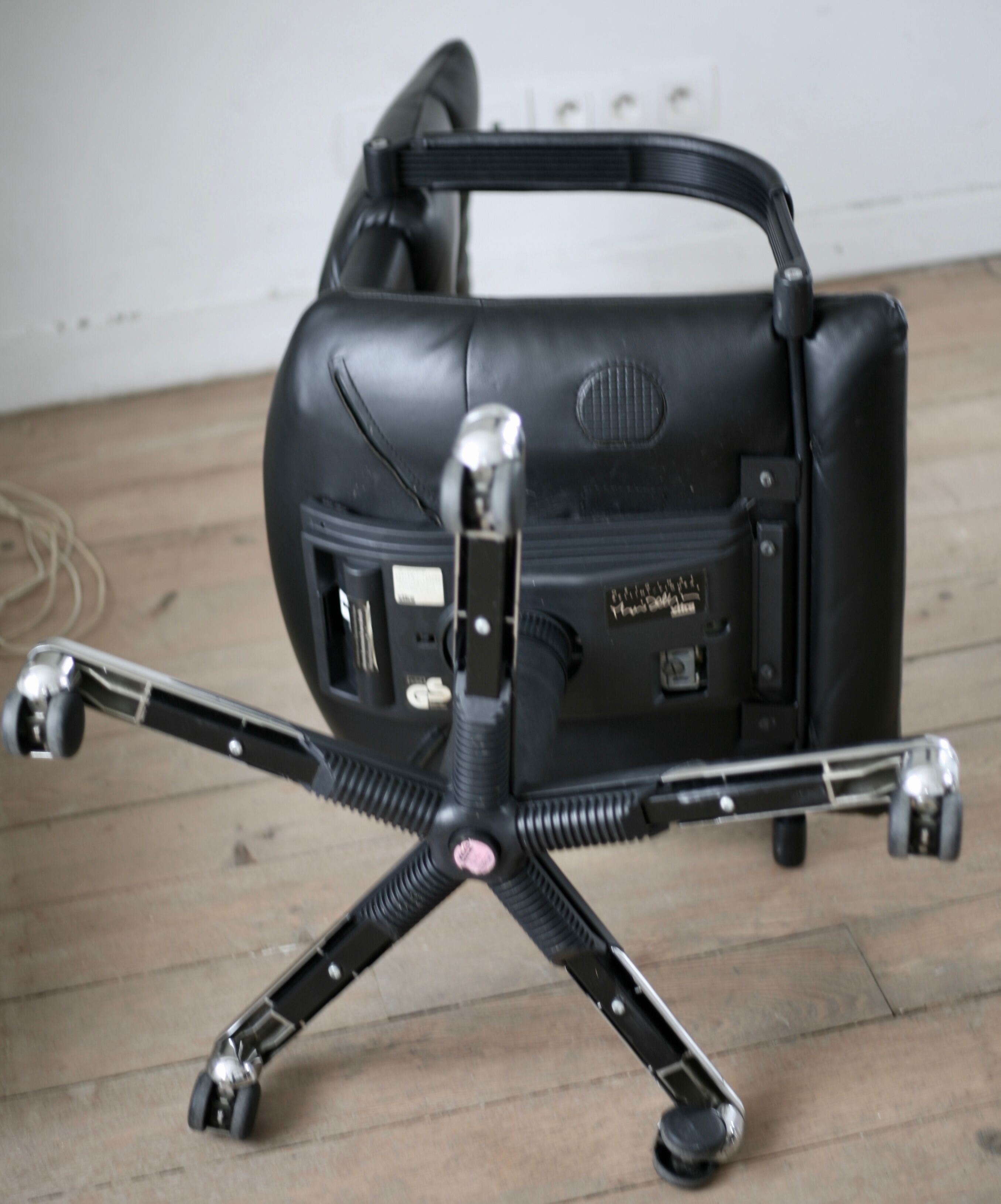 Mario Bellini's armchair, Vitra edition