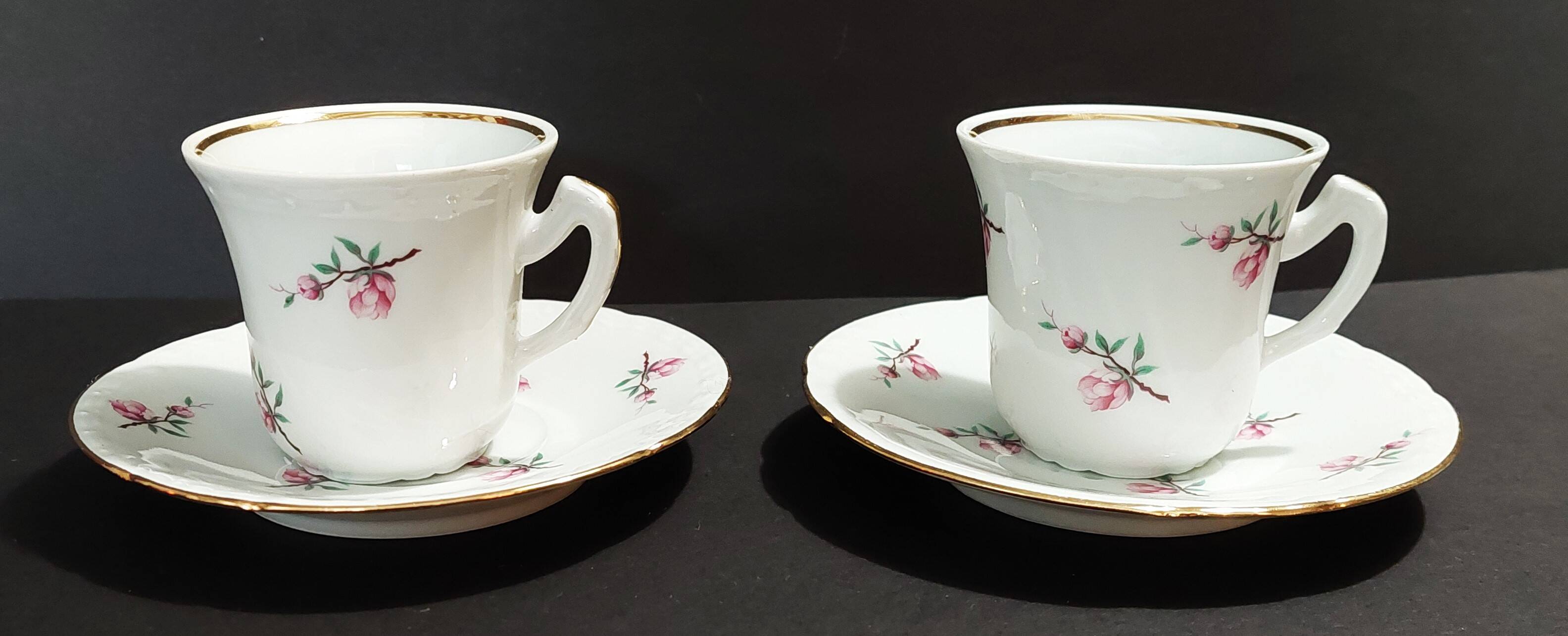 Pair of 20th century Couleuvre porcelain coffee cups