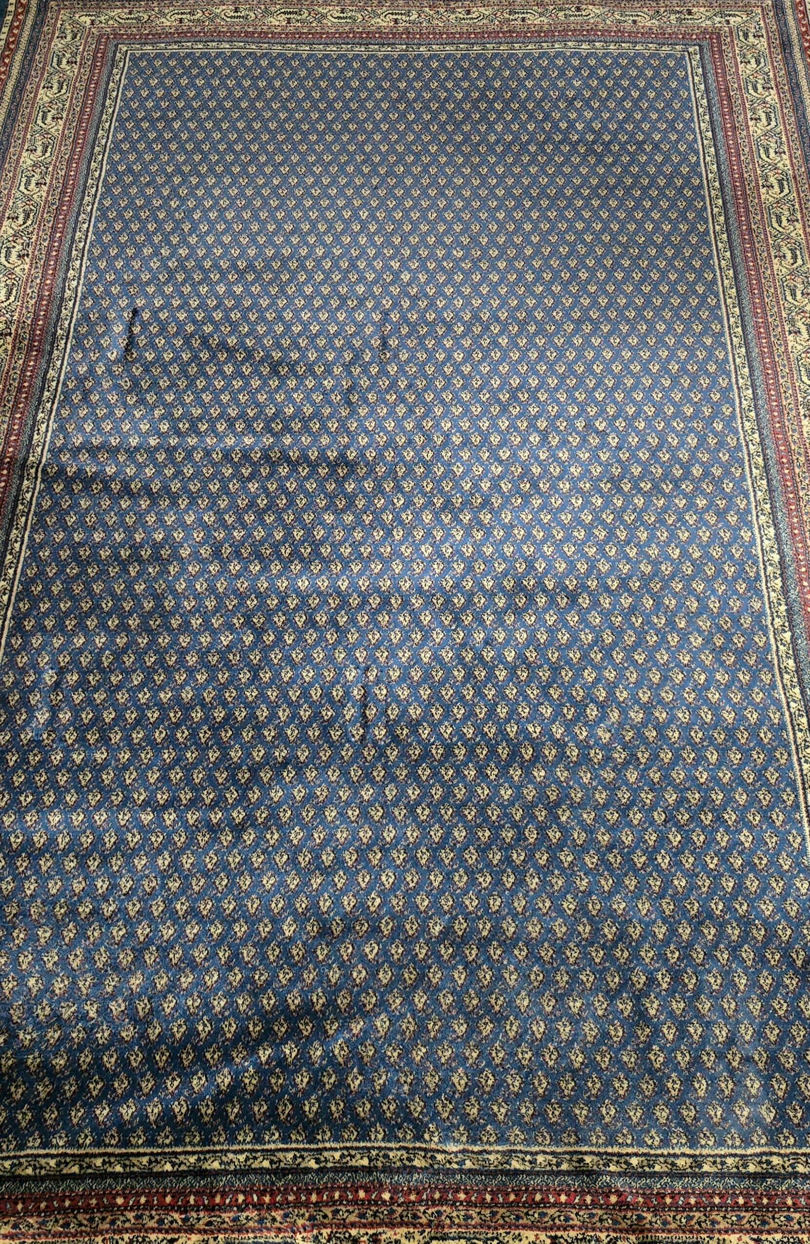 Mechanical wool carpet - 20th century