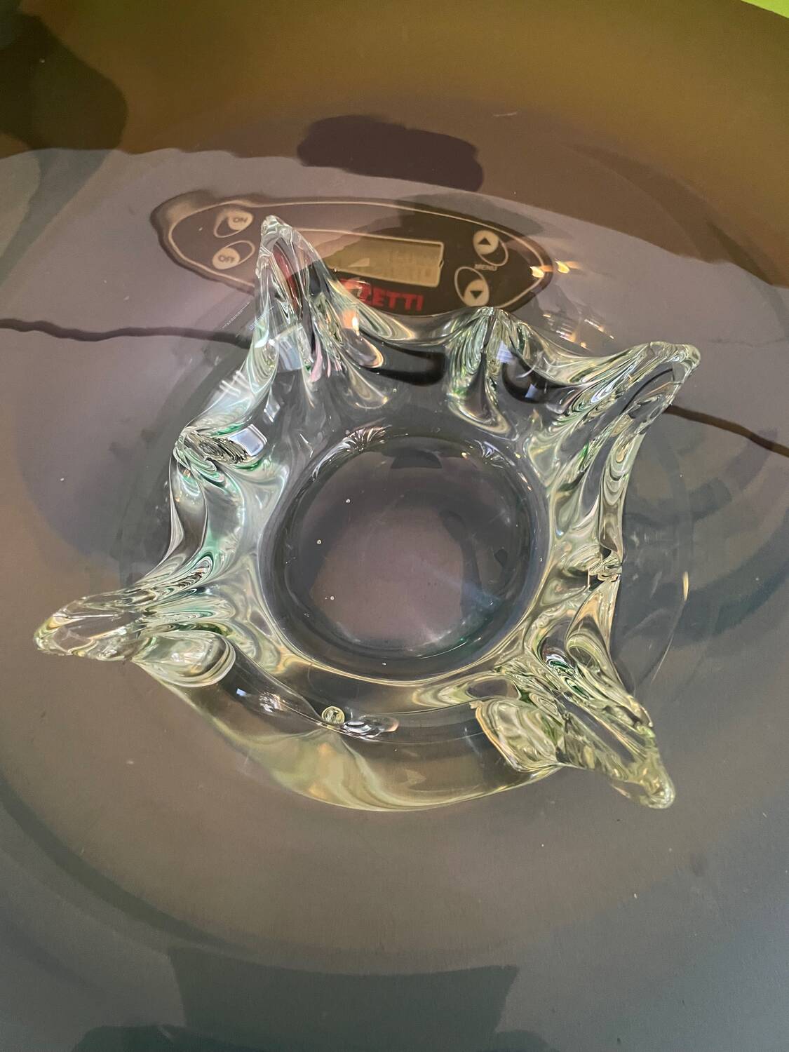 Glass fruit bowl
