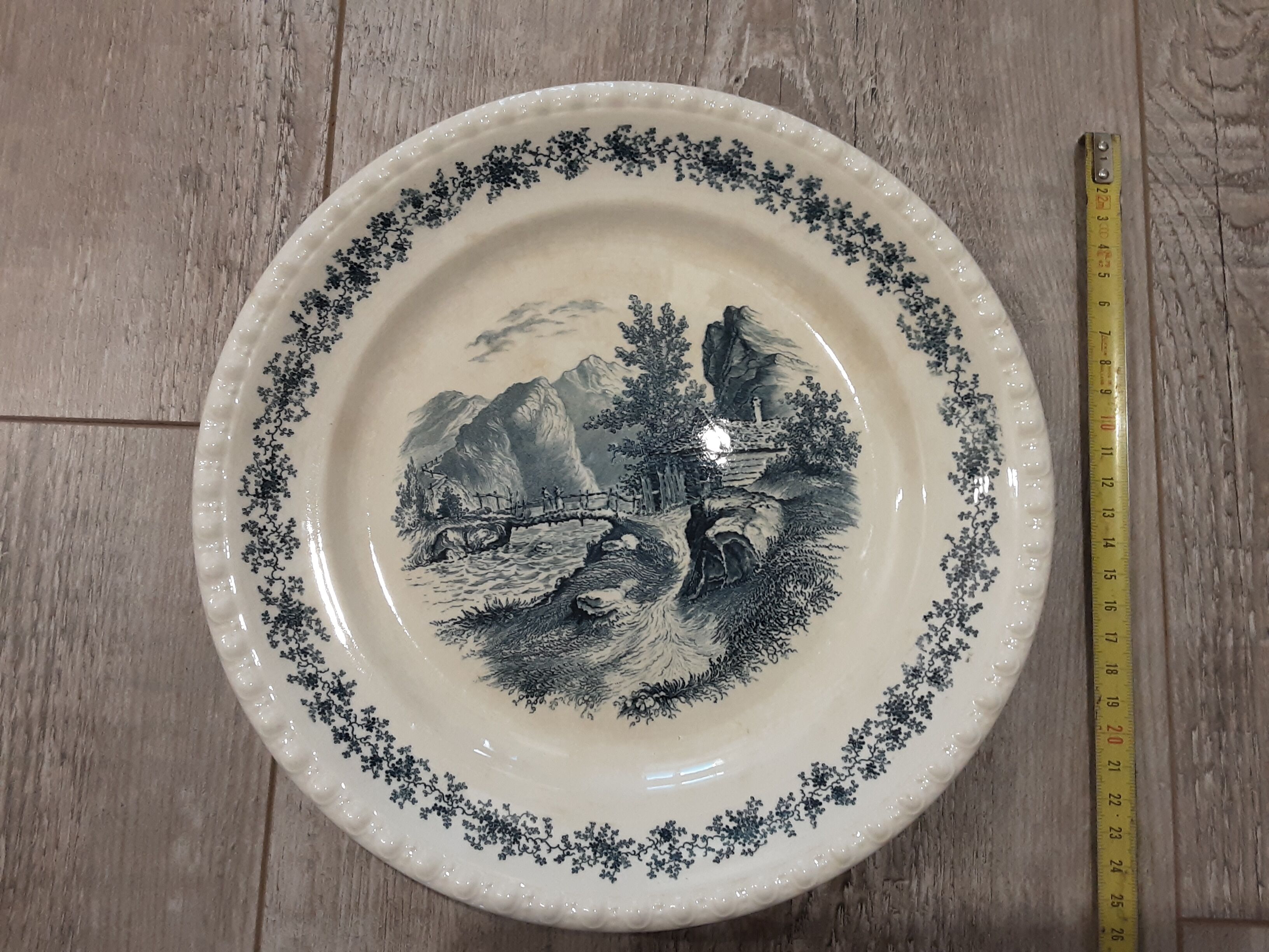 Old flat plate Villeroy and boch