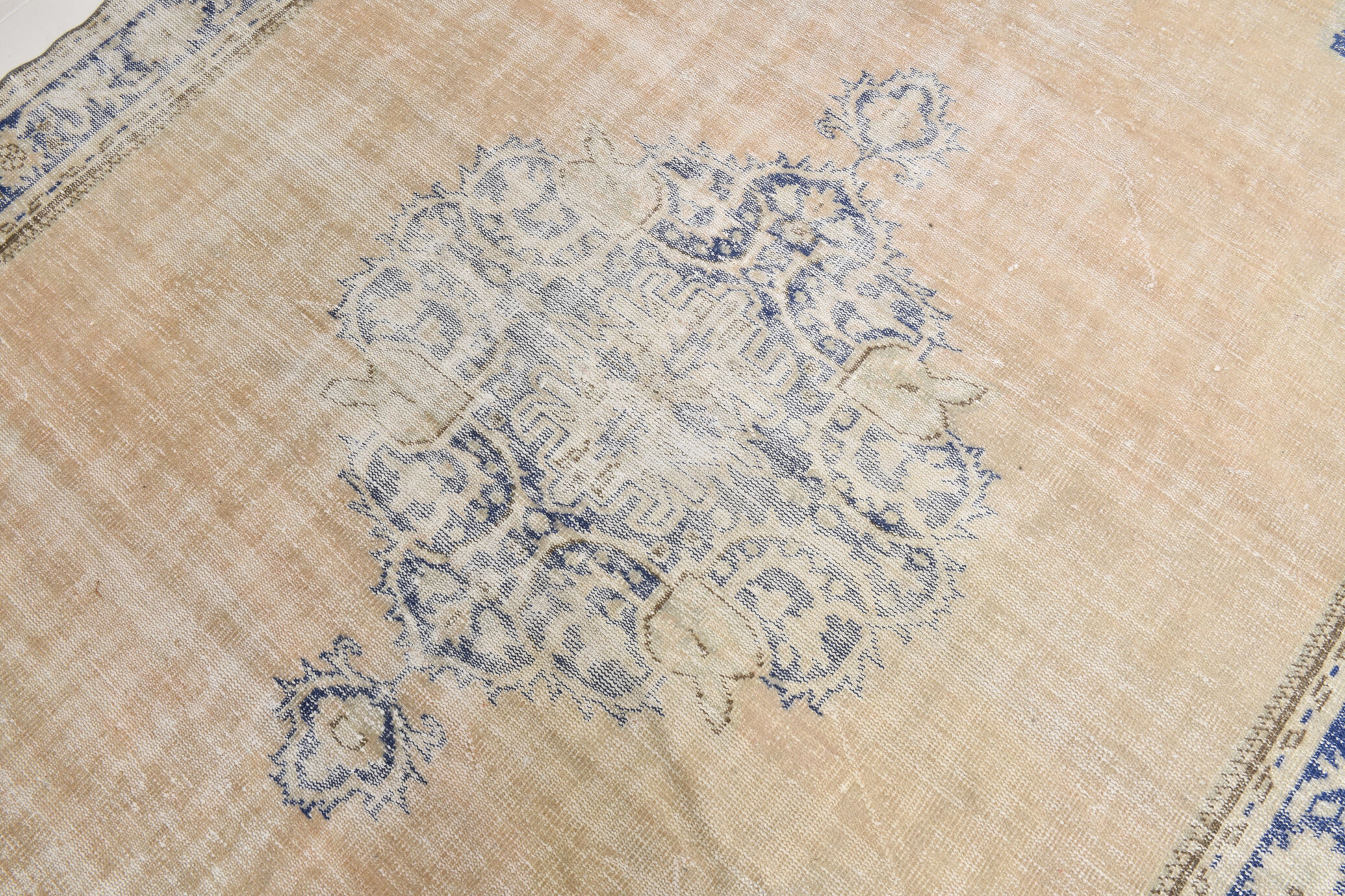 Madallion rug 225x321cm