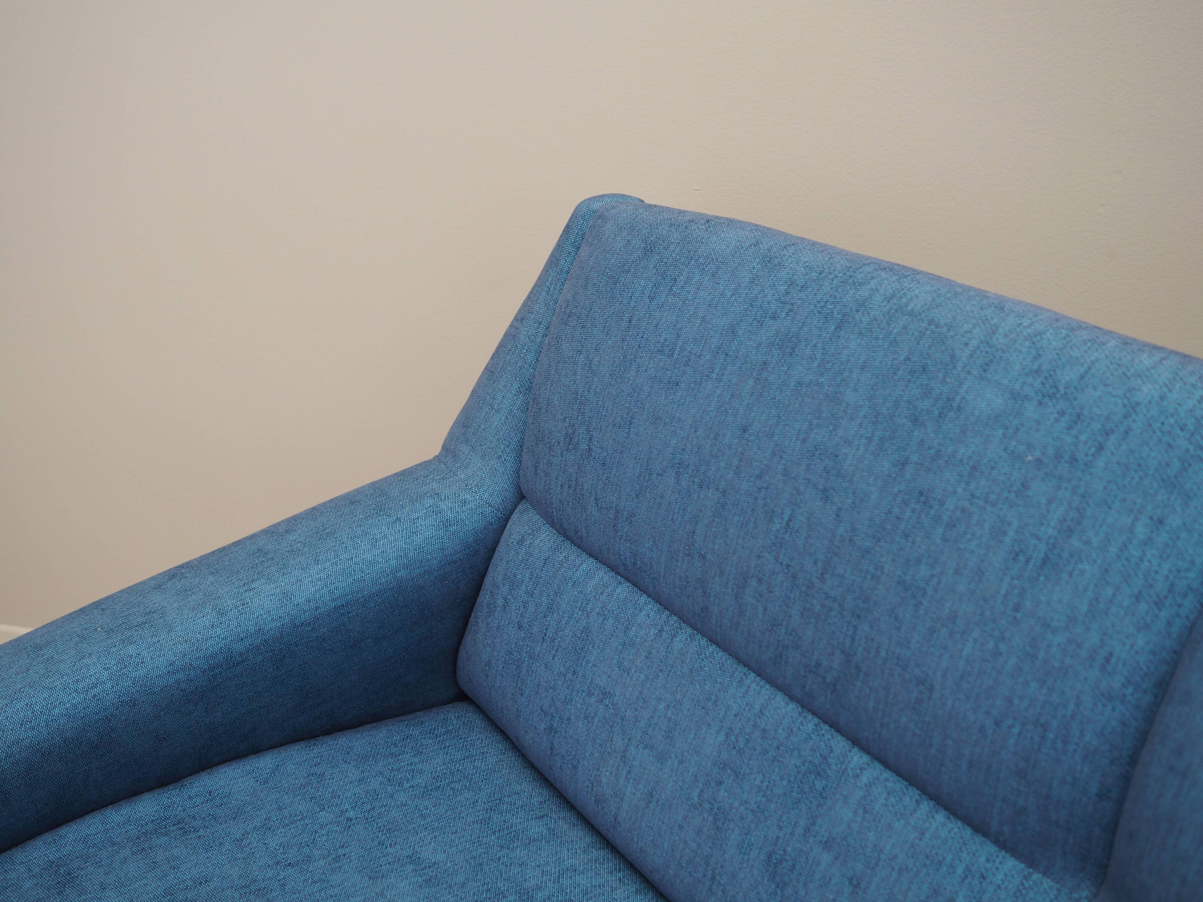 Canapé bleu, design danois, années 1990, production : Danemark