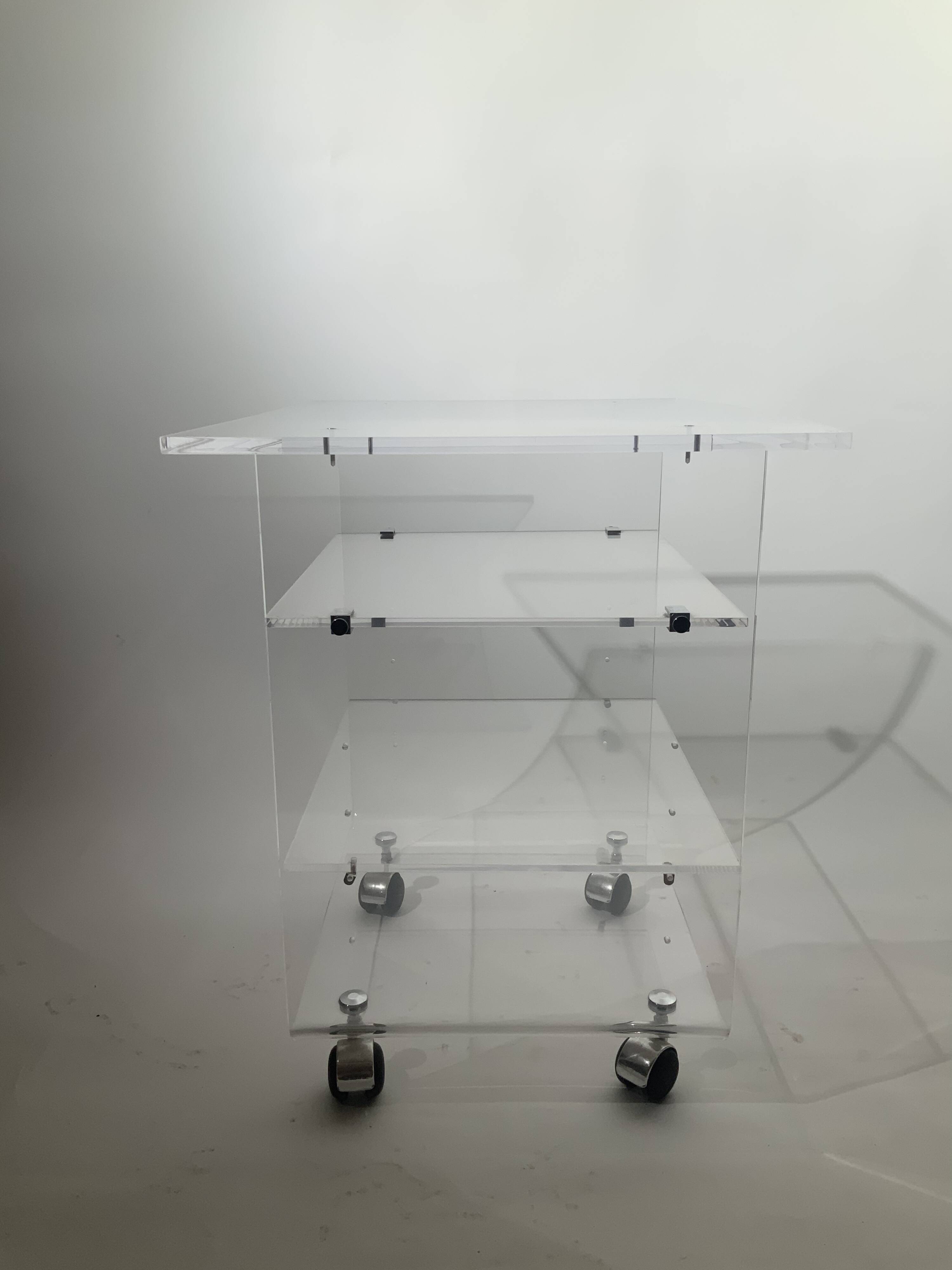 Dessert meuble TV Plexiglas David Lange