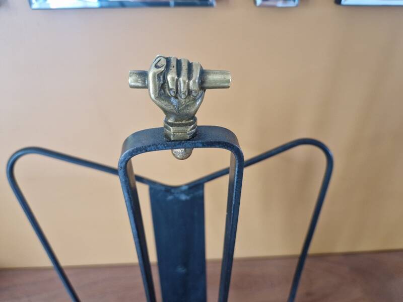 Jacques Adnet (1900-1984) - Black lacquered metal and brass magazine rack