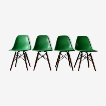 Lot de 4 chaises vertes par Charles et Ray Eames pour Herman Miller