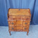 Walnut bramble secretary