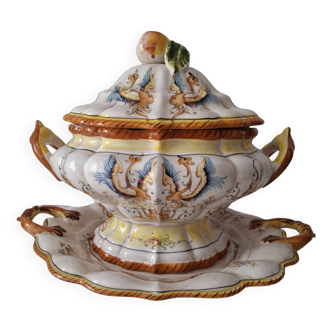 Capodimonte vegetable tureen