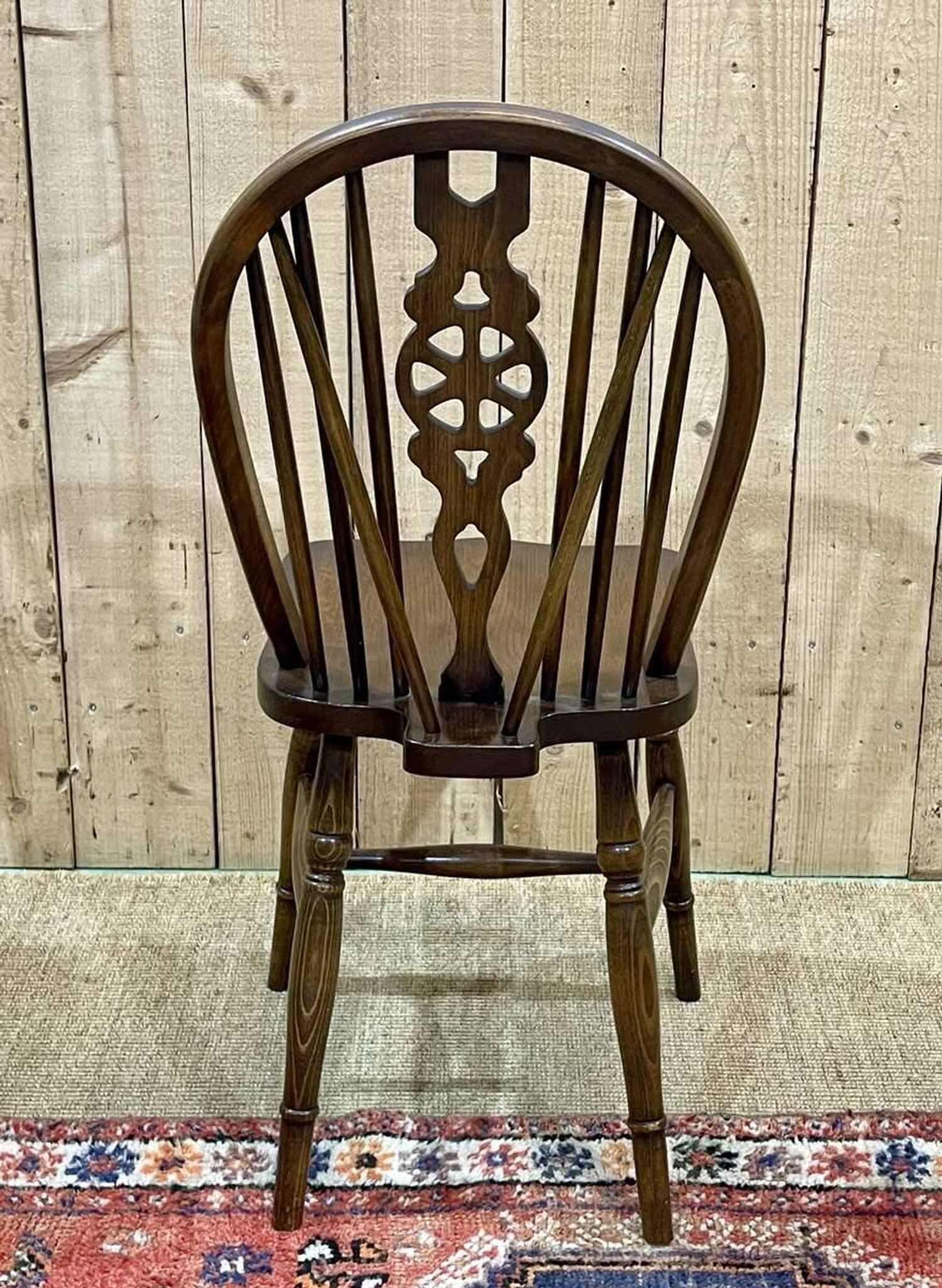 Set of 4 English chairs in beech and oak, made in the 70s