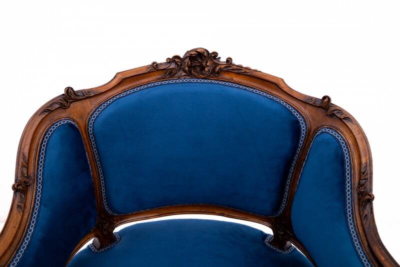 A late 19th-century French bergère armchair. After renovation.