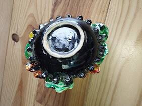 Vintage decorative object in ceramic majolica with pansy decoration – 1950s