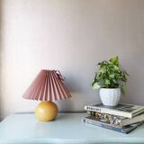 Vintage ceramic table lamp with pleated hood in 80s fabric