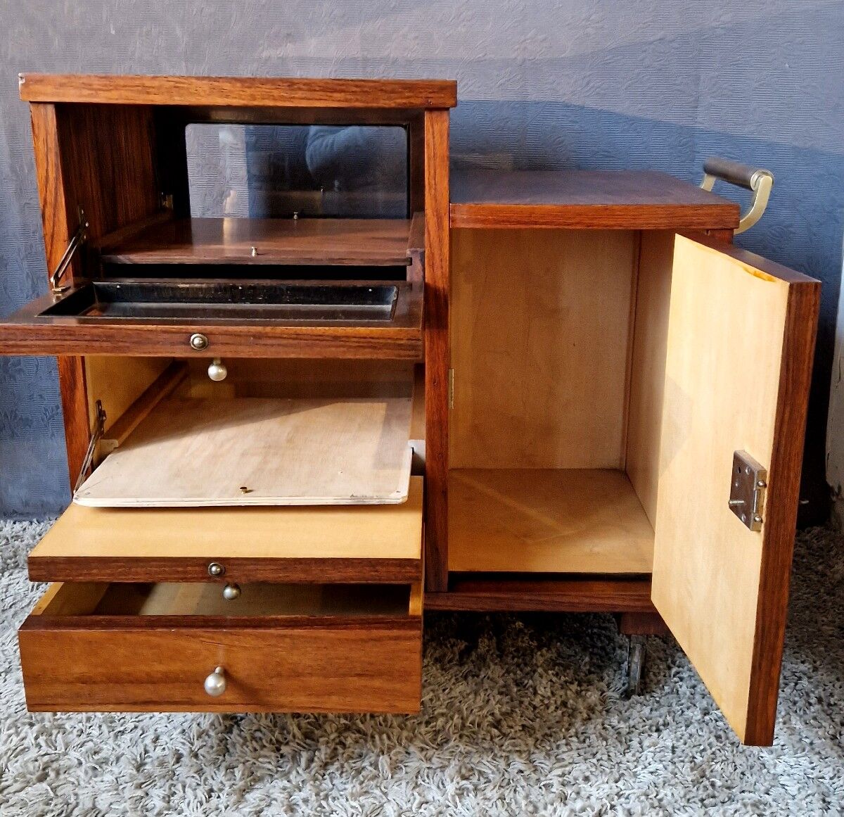 Art Deco mobile dessert bar