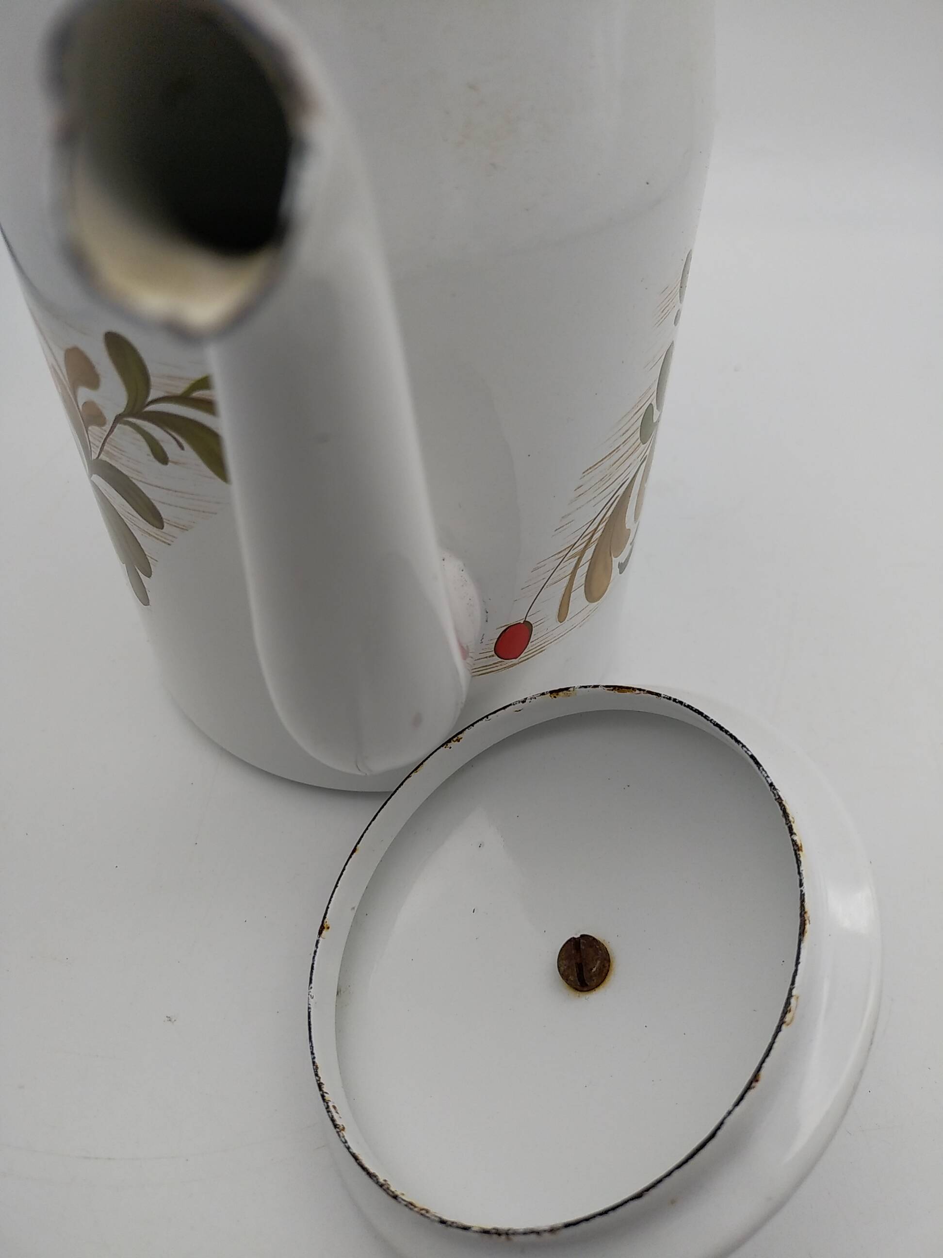 Enameled metal coffee maker