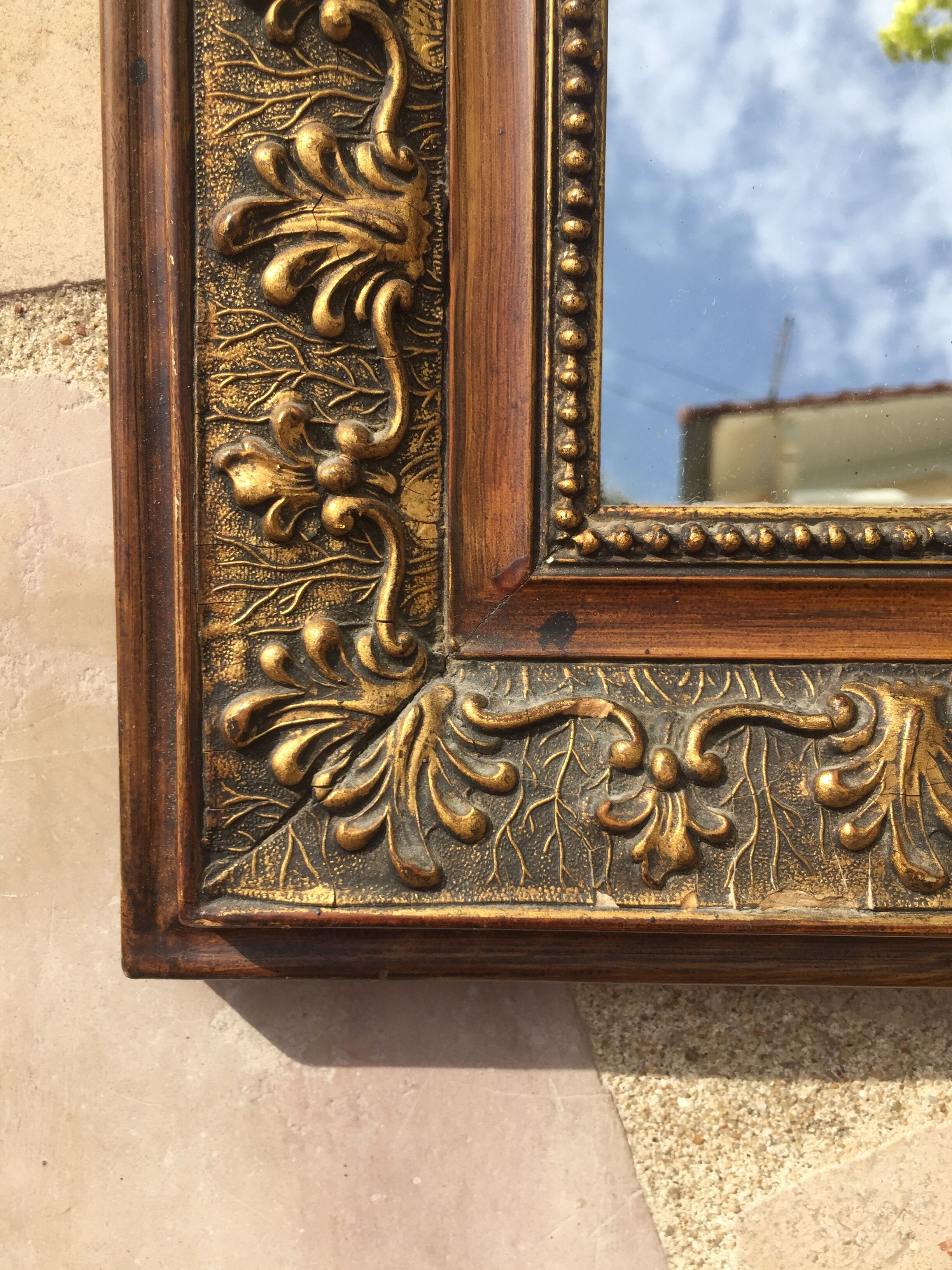 Antique mirror in gilded wood 96 x 58.5 cm