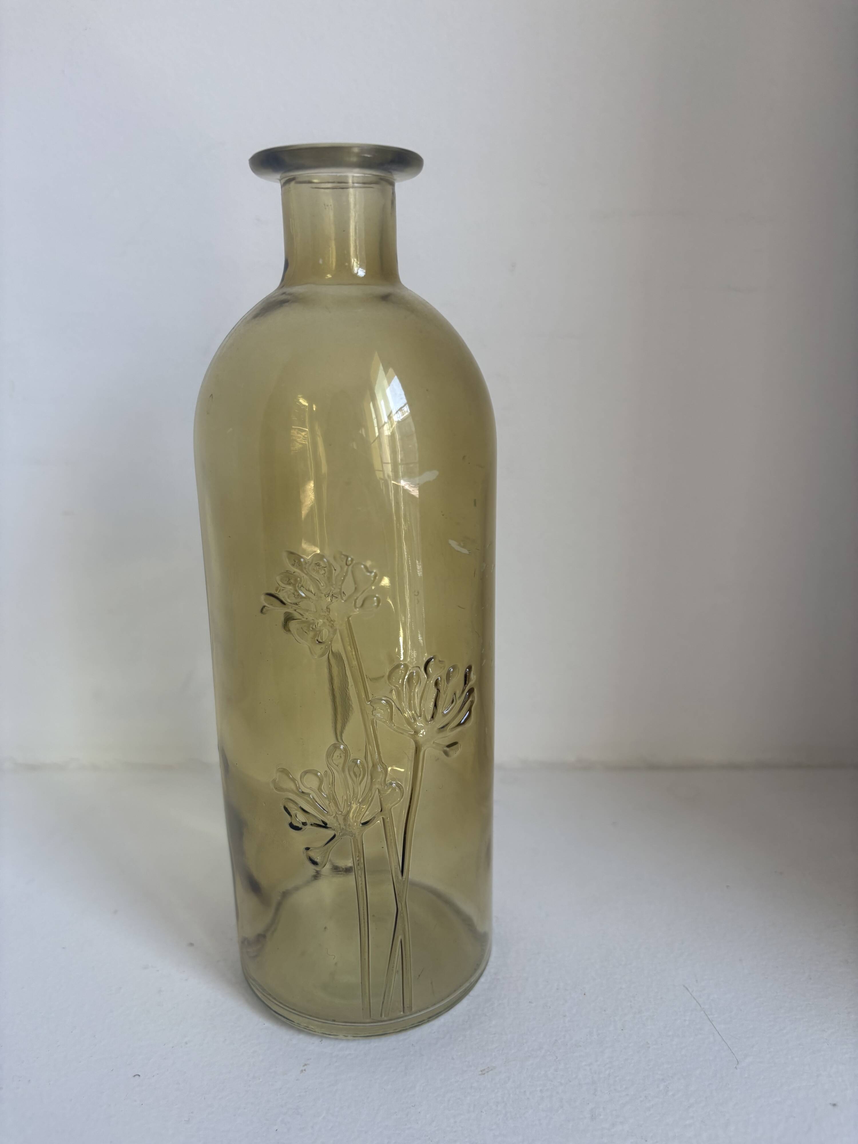 Set of 10 decorative items
