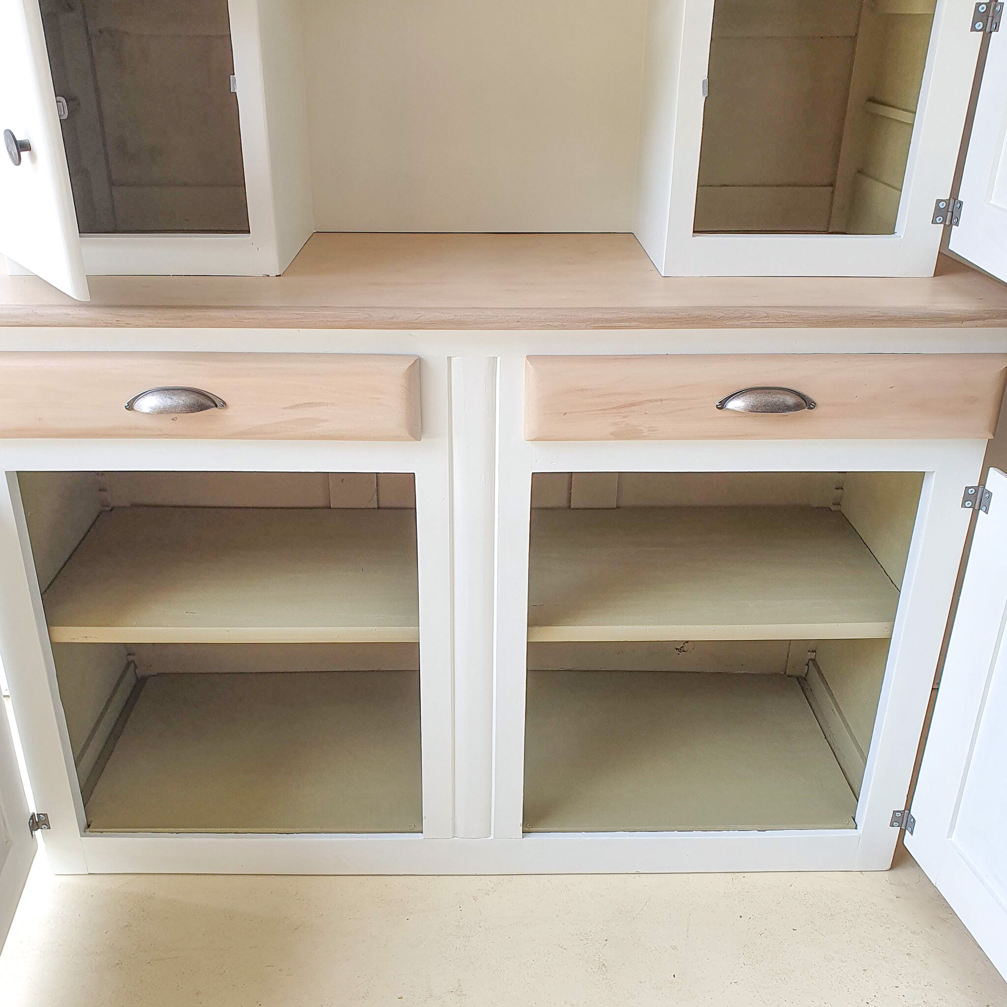 Buffet Mado restored