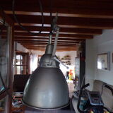 Industrial workshop lamp suspension