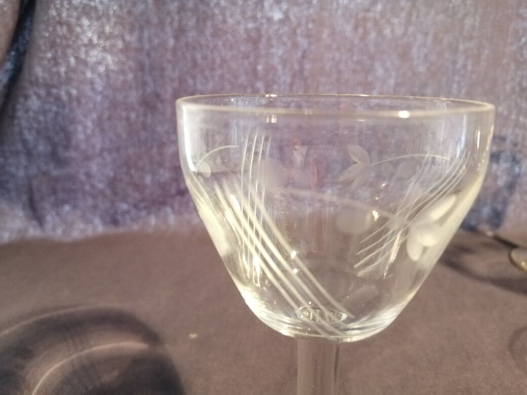 Old vintage glasses with ciselé 6