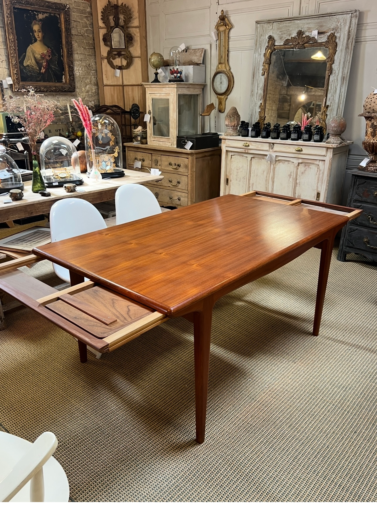 Table scandinave Tricoire et Vecchione année 60
