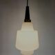 Suspension scandinave en opaline et teck, vers 1960