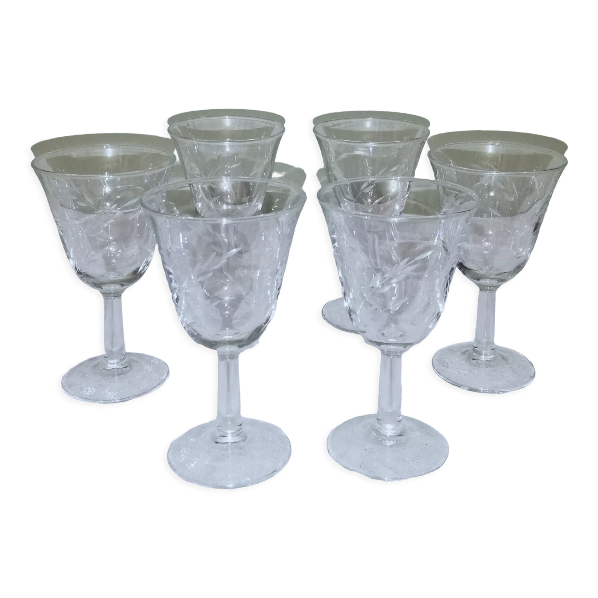 6 glasses with liqueur or aperitif glass decorated with engraved ears