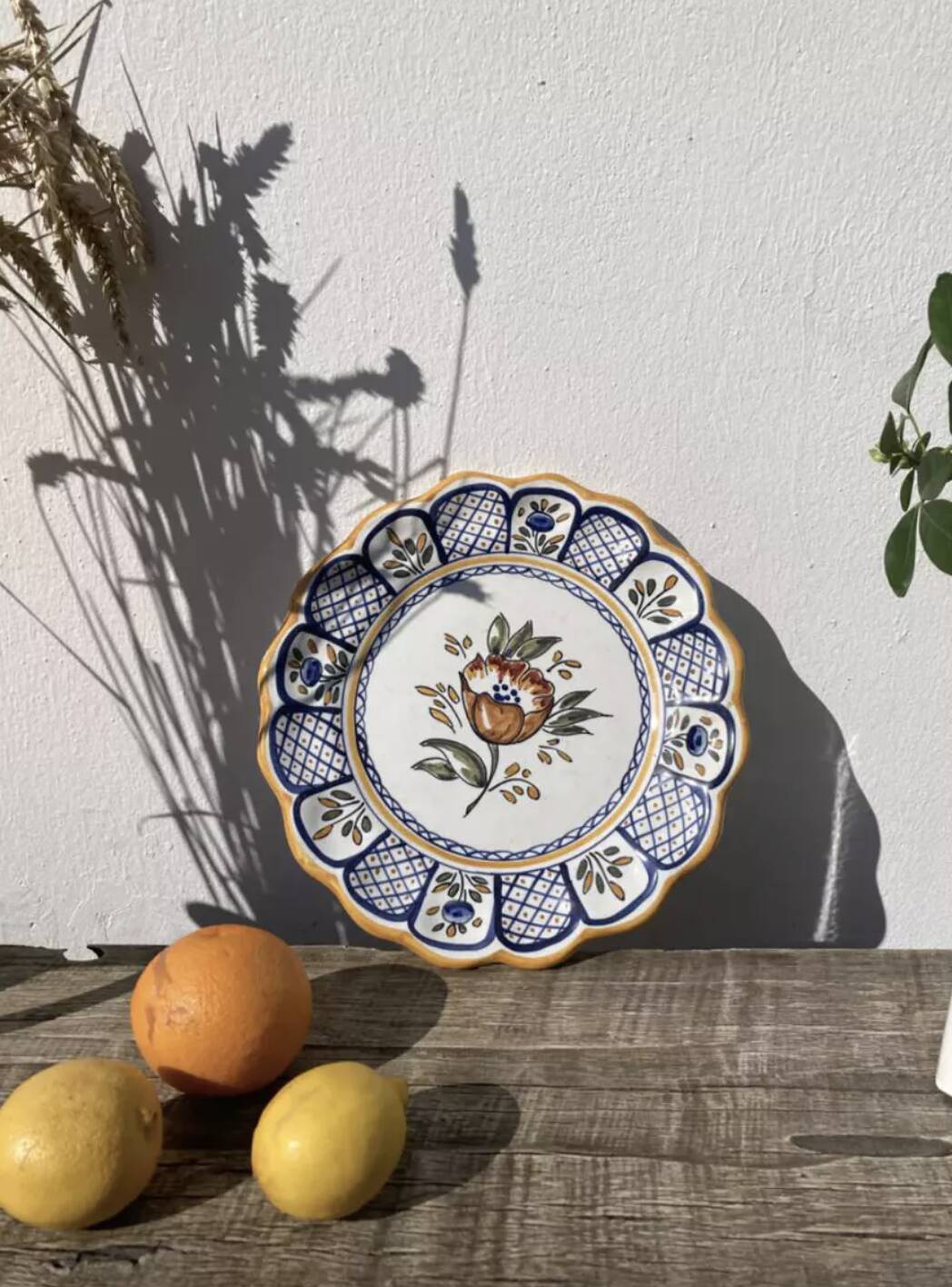 Decorative wall flower plate