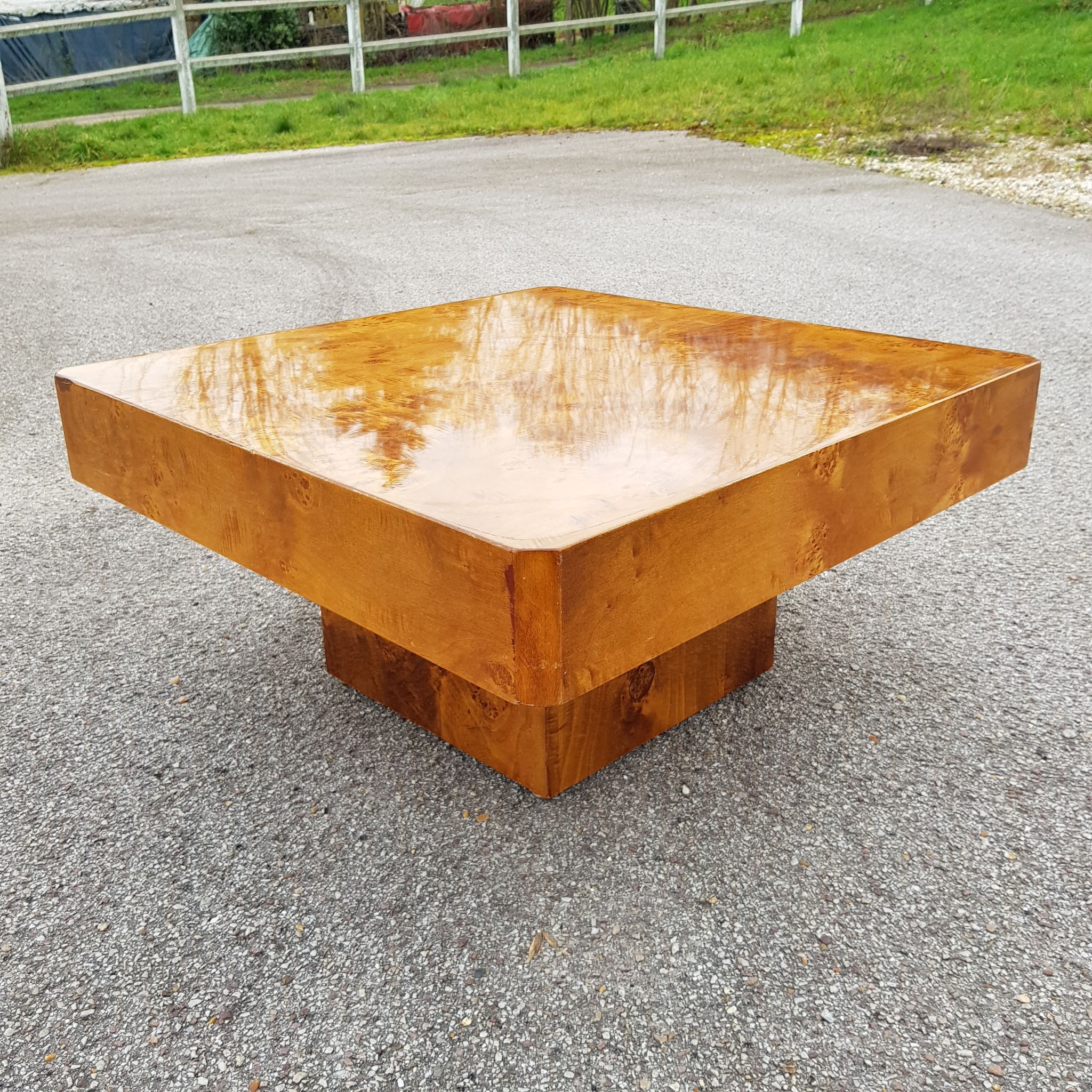 Sofa tip or coffee table