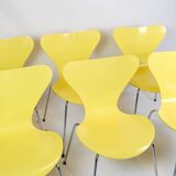 Set Of 6 Seven Chairs Model 3107 Lacquered In Yellow By Arne Jacobsen For Fritz Hansen From 1990s