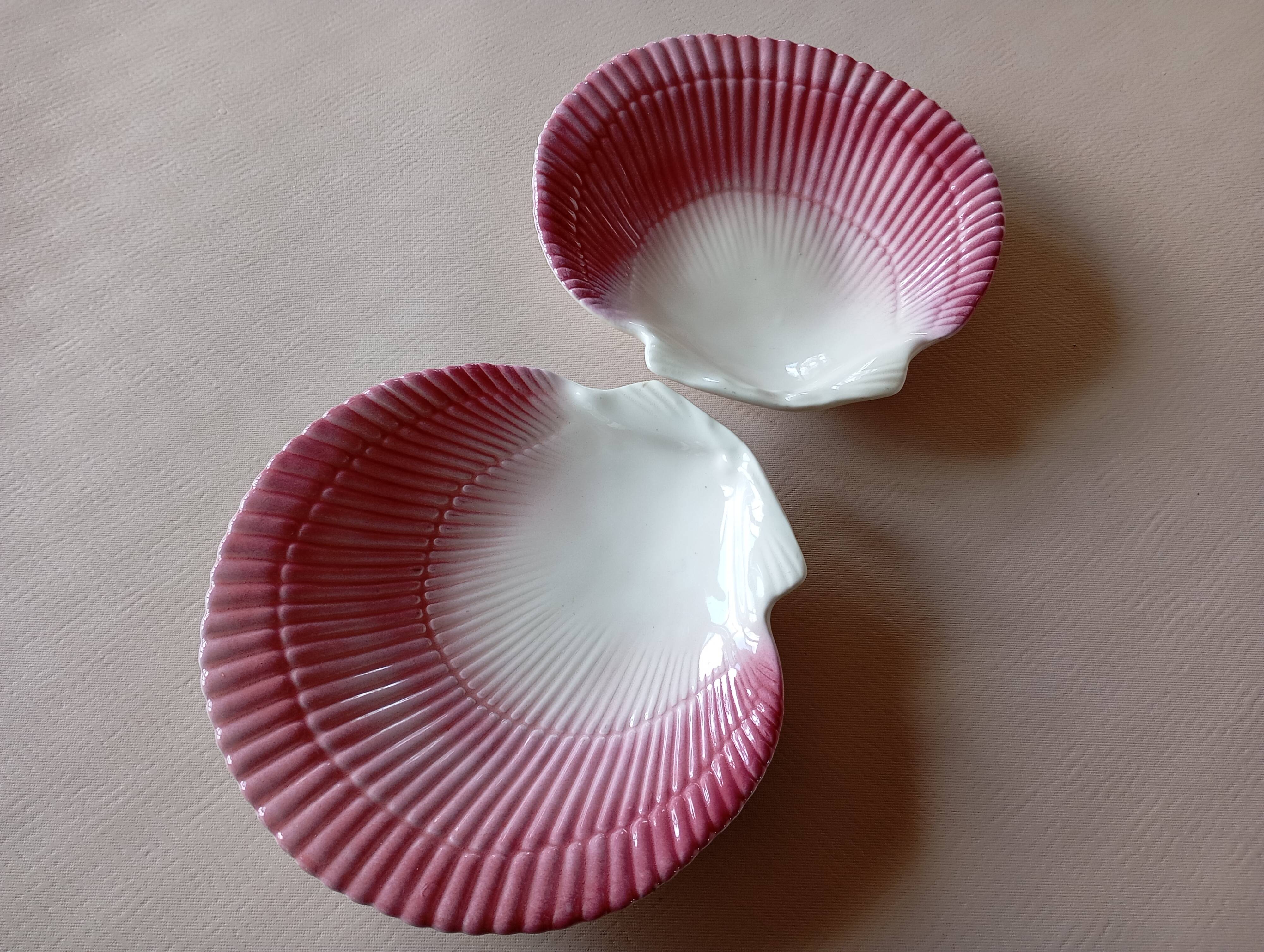 Shells for emptying pockets