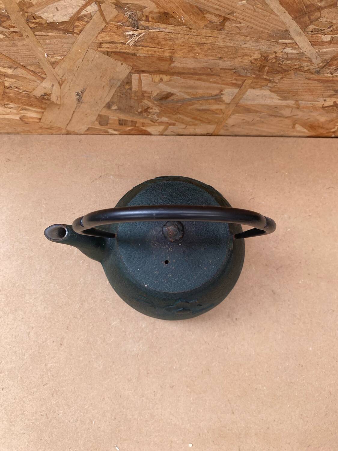 Antique japanese green cast iron teapot flower decor + vintage stand