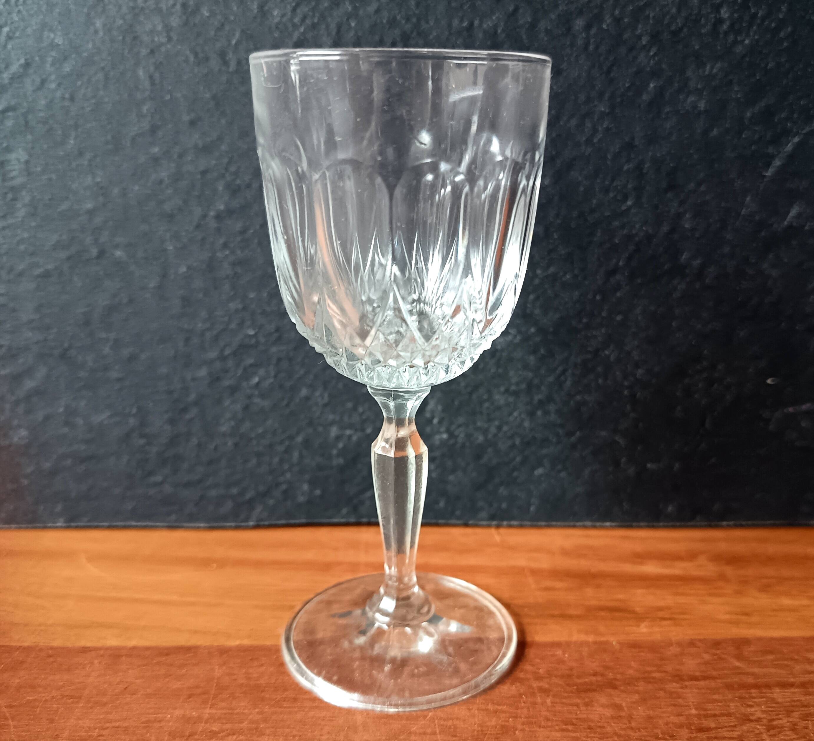 6 clear wine glasses VMC Reims France, teardrop, diamond Roxane 4 cl