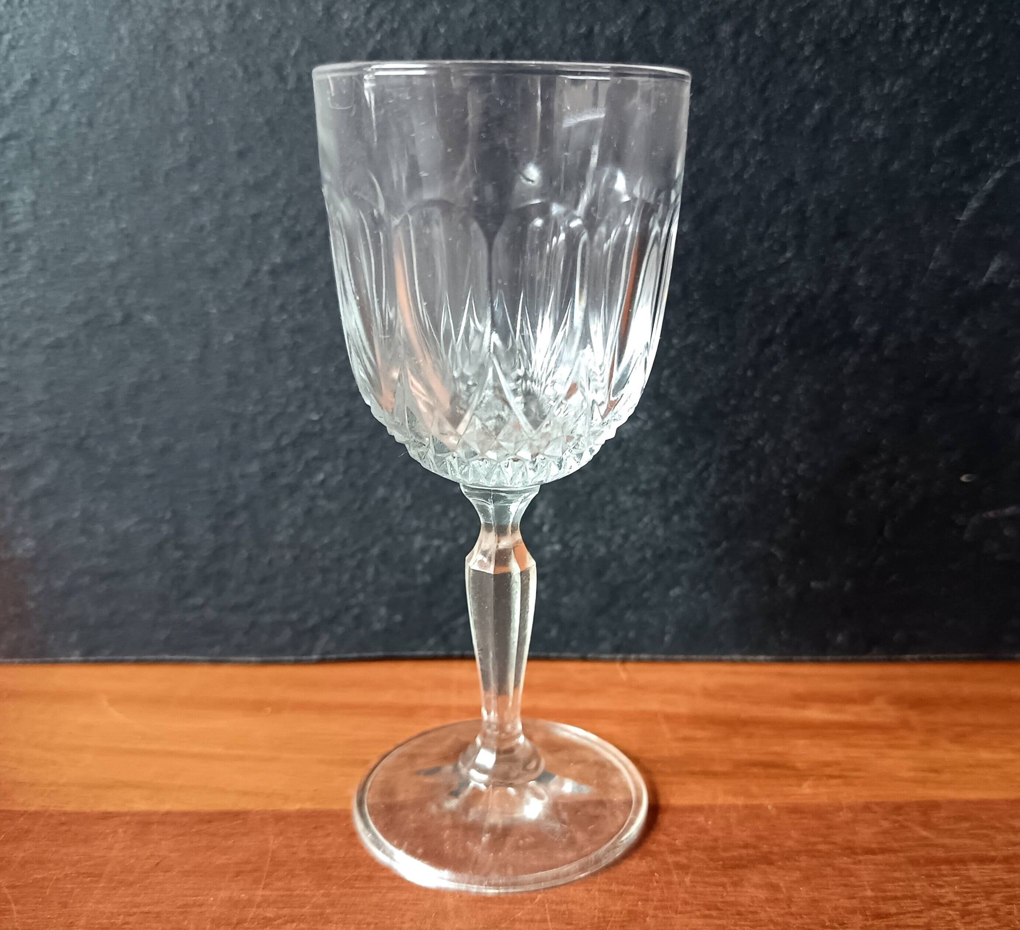 6 clear wine glasses VMC Reims France, teardrop, diamond Roxane 4 cl