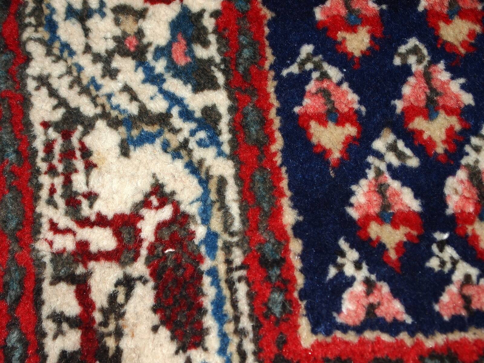 Tapis Vintage Seraband en Laine, Années 1970, Élégance Artisanale