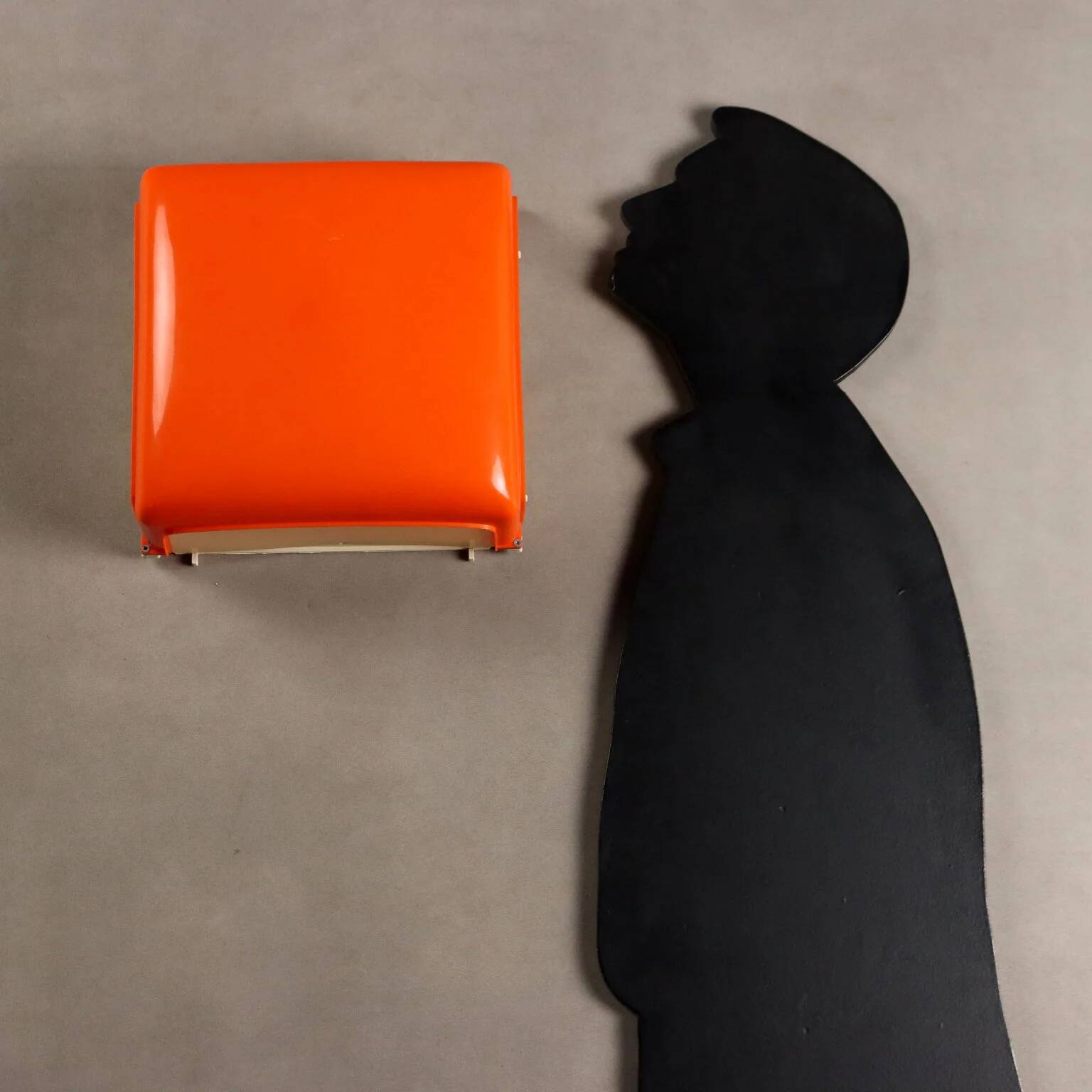 Artemide Cnosso lamp in coloured plastic, designed in Italy in the 1960s-70s.