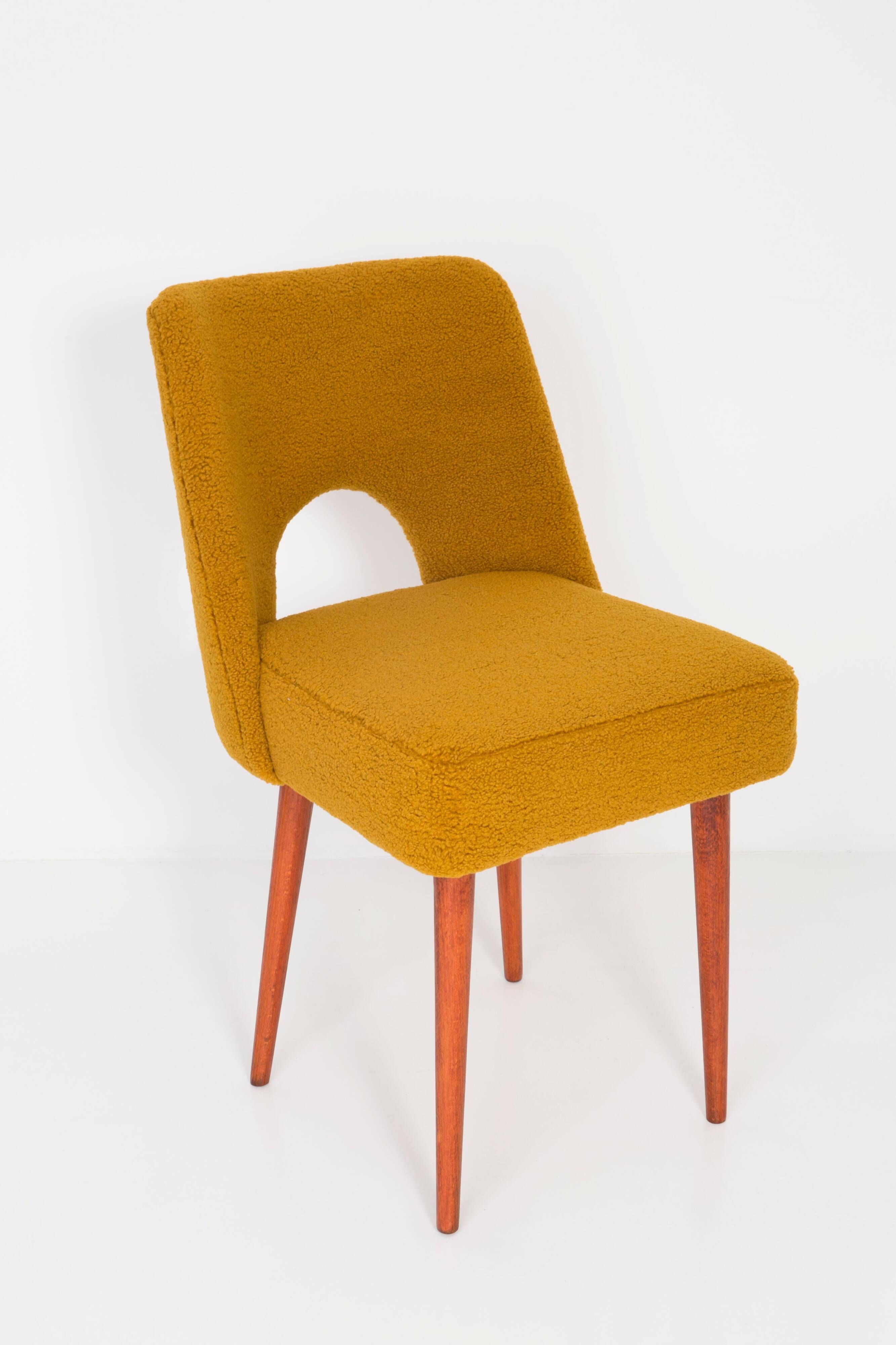 Chaise 'Shell' bouclé jaune ocre, années 1960