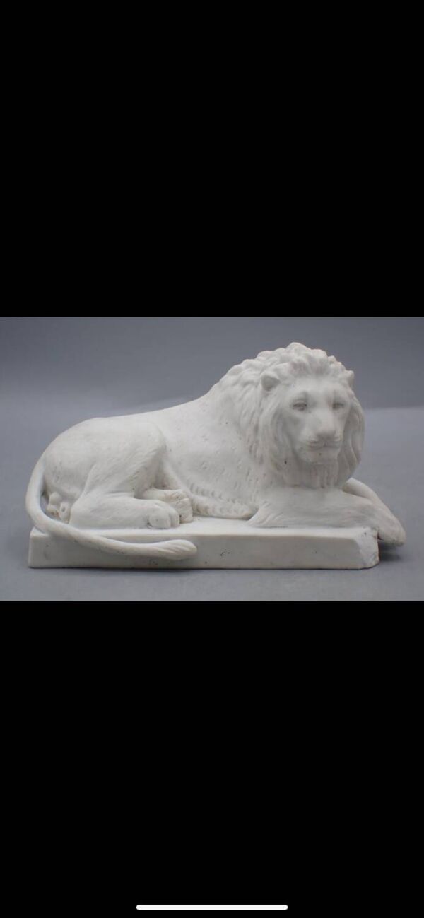 Lion couché en porcelaine Royal Copenhague