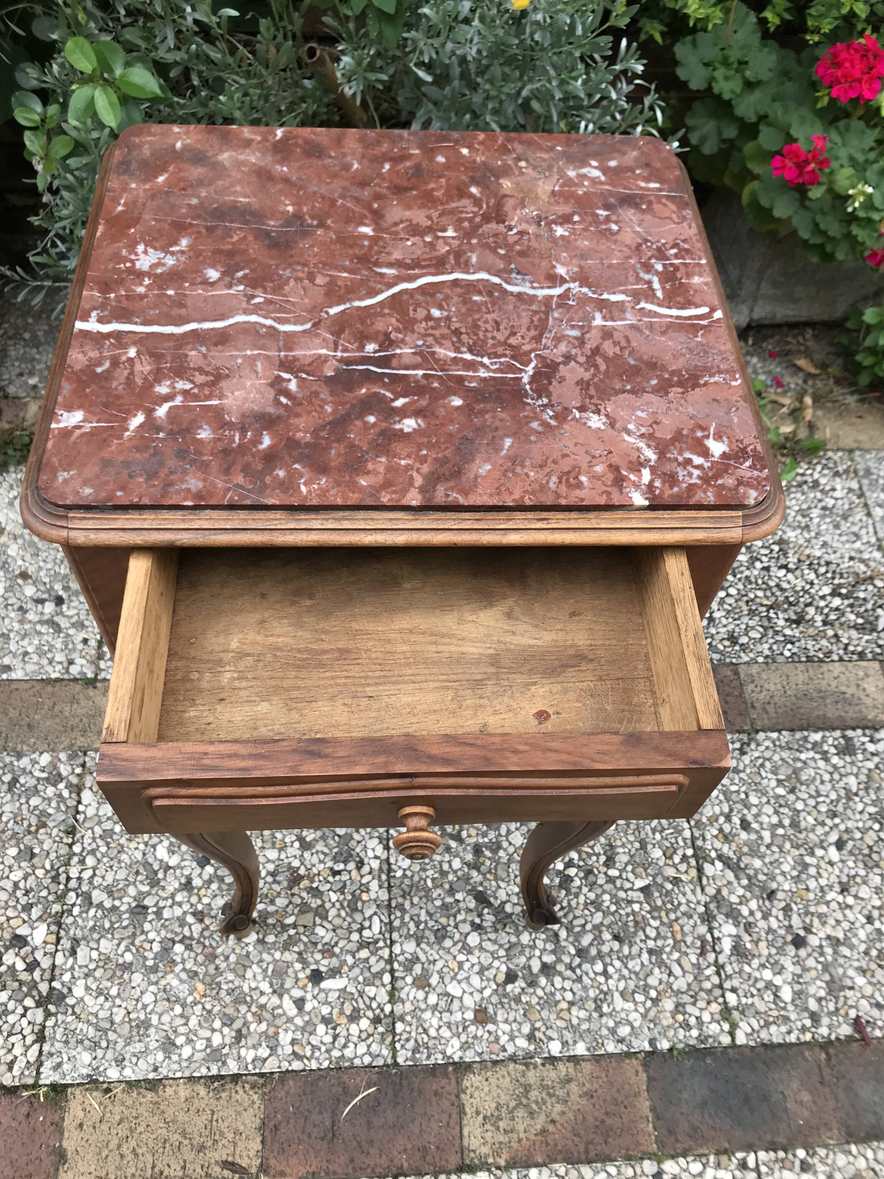 Table de chevet style Louis XV