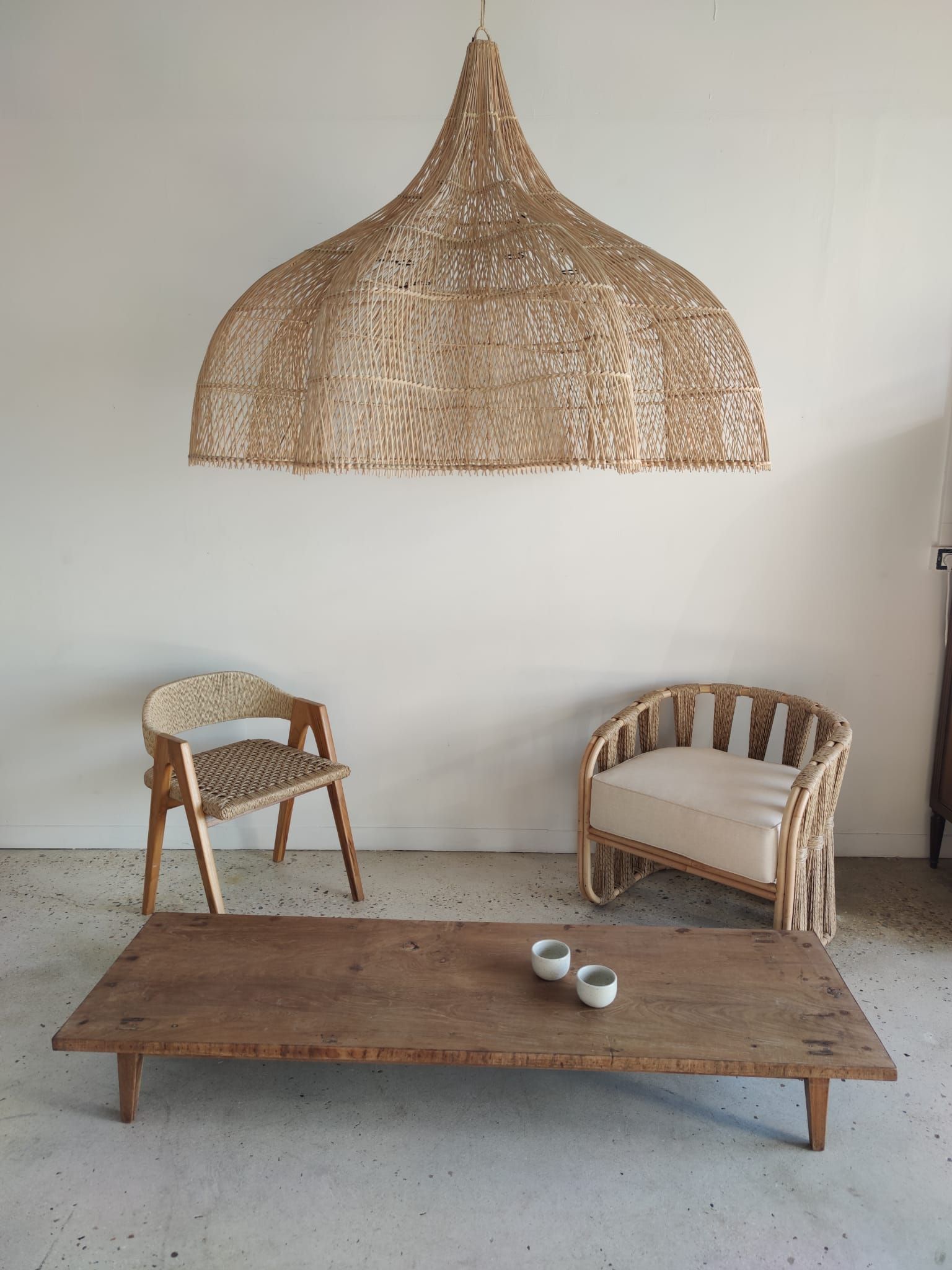 Huge rattan suspension in the shape of a corolla H:1m; D: 1m50