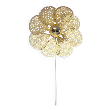 Applique murale fleur, pétales en rotin et broderie anglaise jaune pastel