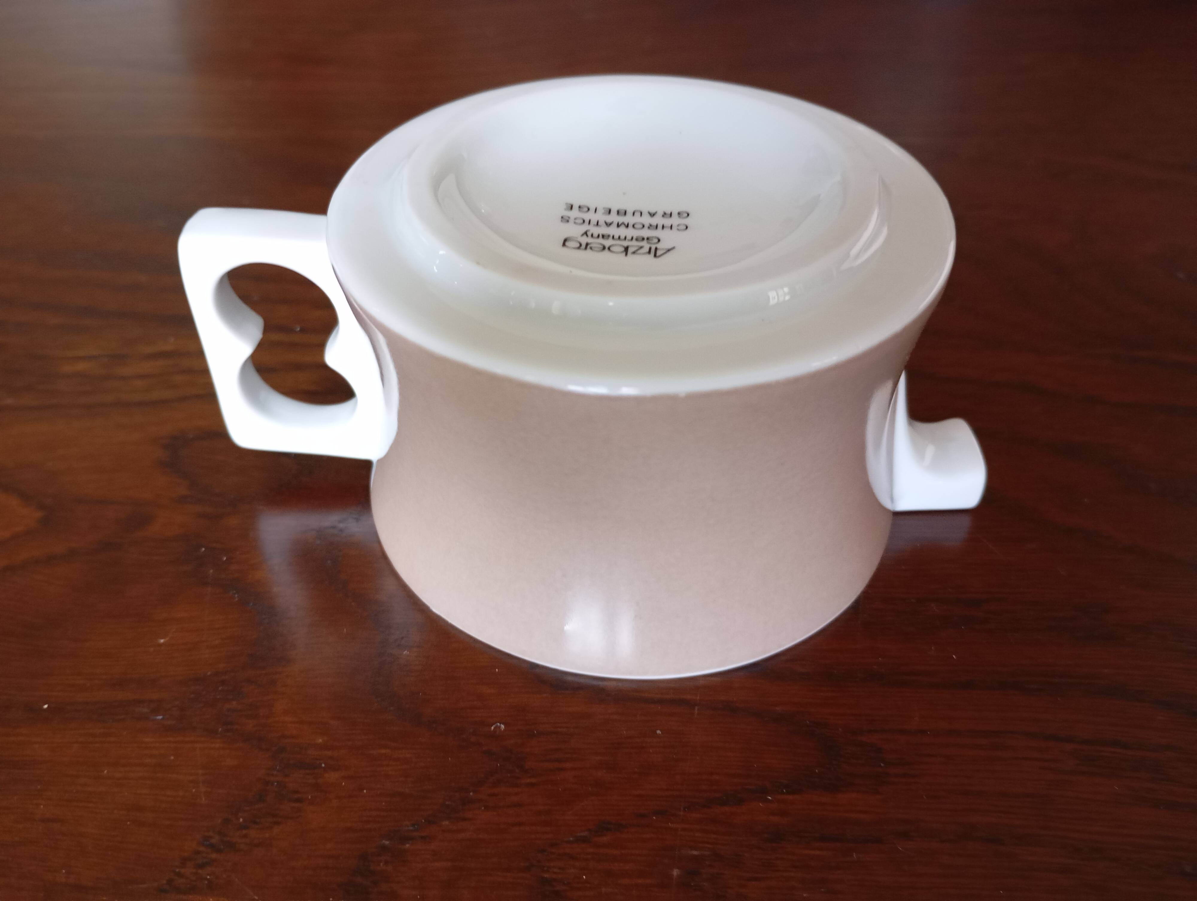 Arzberg Chromatics Graubeige milk jug (Gerald Gulotta)