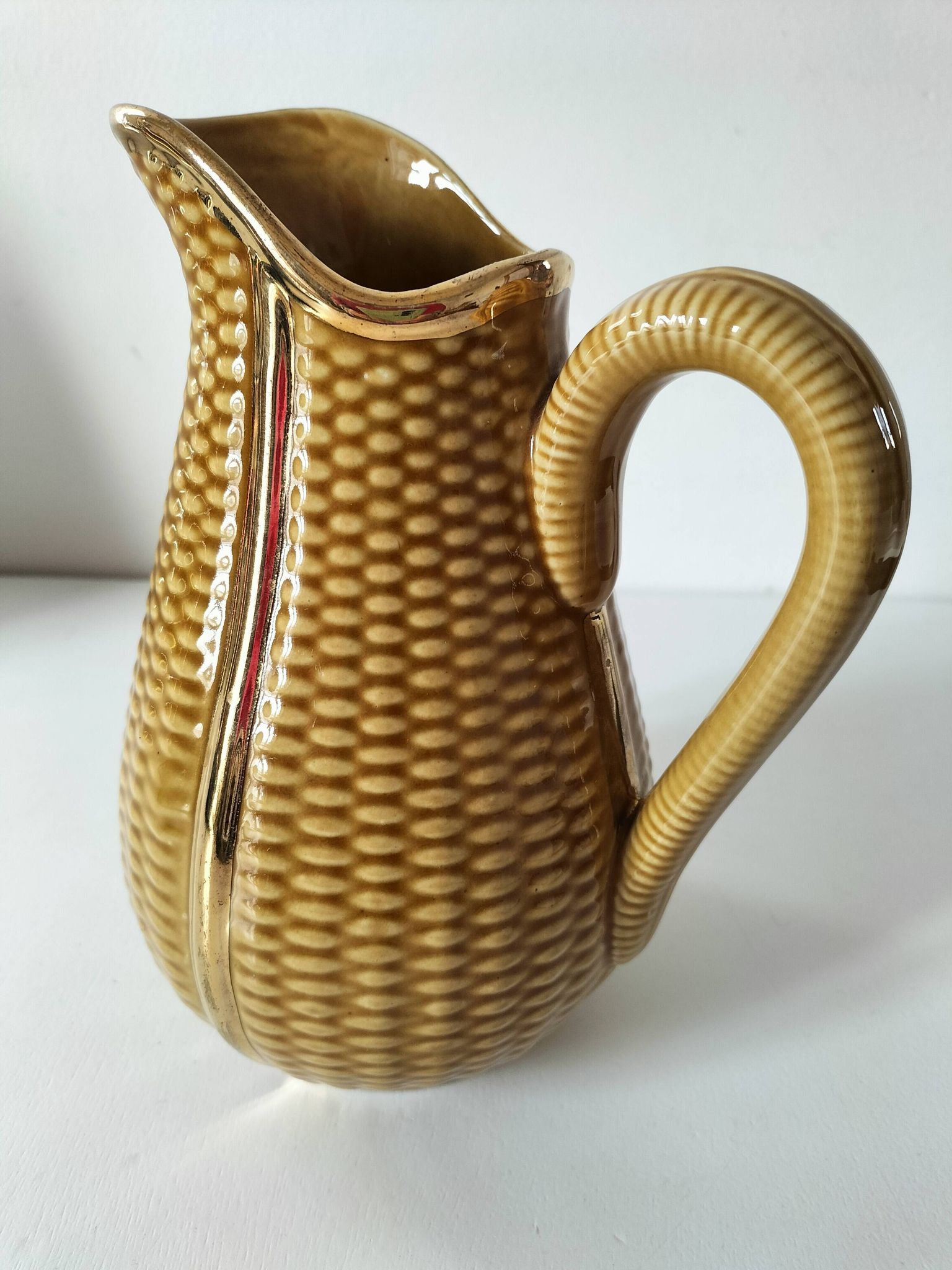 Corn cob slipware jug – gilded highlights