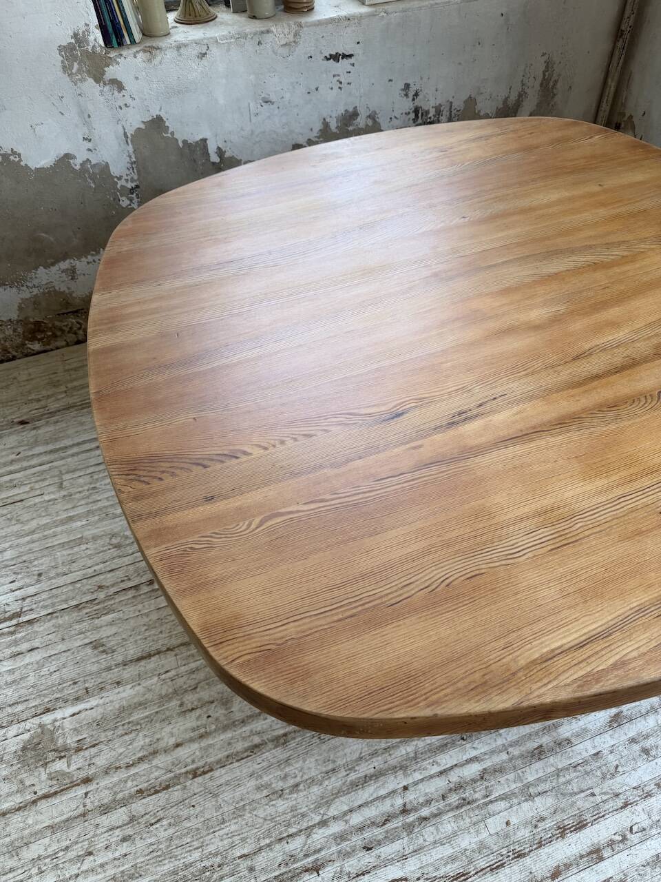 Round XL constructivist table